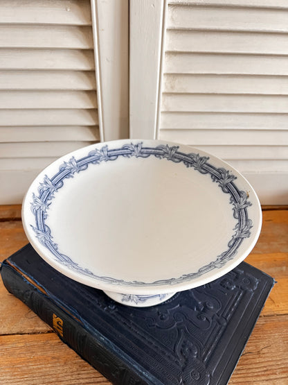 Antieke compotier op voet van Villeroy &amp; Boch , fruitschaal