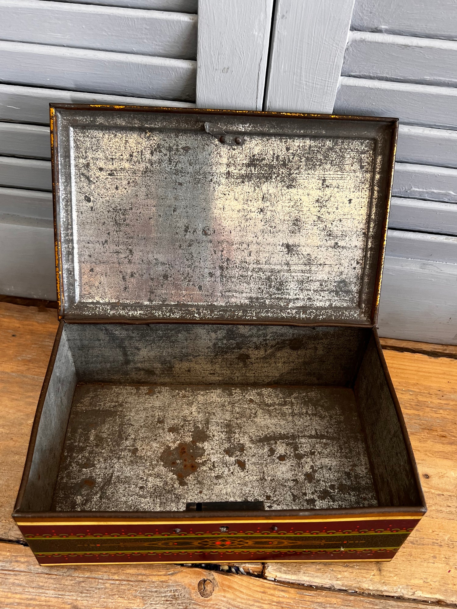 Vintage blik met stilleven