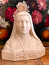 &nbsp;antiek borstbeeld Theresia de Lisieux, gipsen borstbeeld Theresia, religieus antiek beeld, Theresia de Lisieux kunstwerk, vintage religieus beeld, antiek gipsen beeld, collector’s item Theresia, religieuze decoratie.