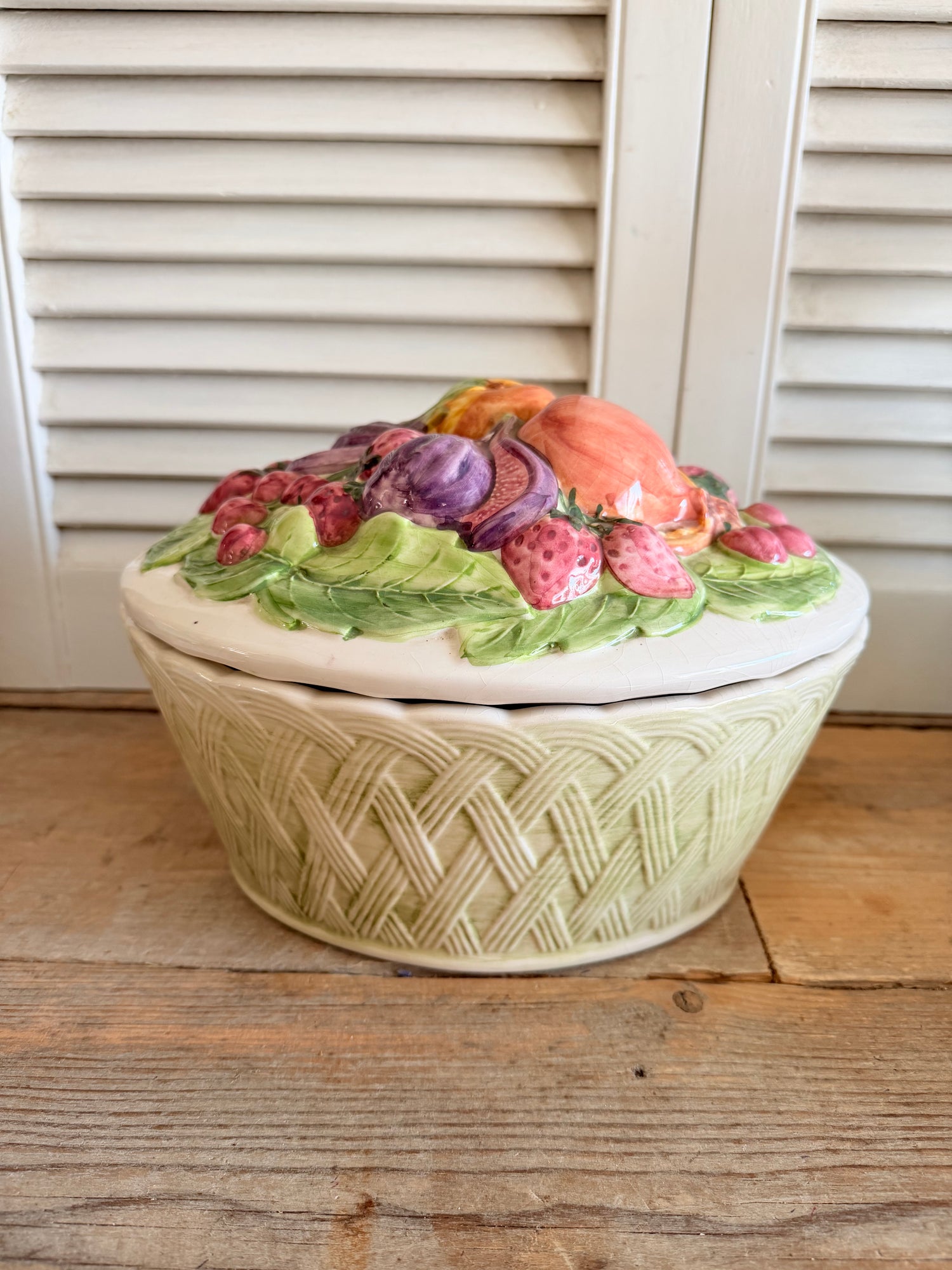 Vintage terrine met fruitdeksel van aardewerk - Bretagne