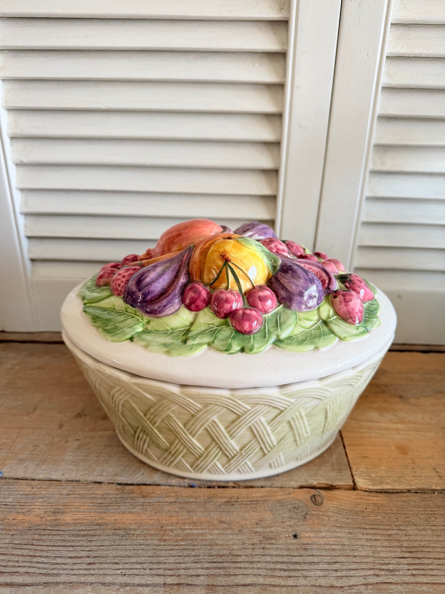 Vintage terrine met fruitdeksel van aardewerk - Bretagne