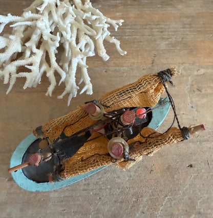 Vintage handgemaakt vissersbootje jaren 70 - blauw rood