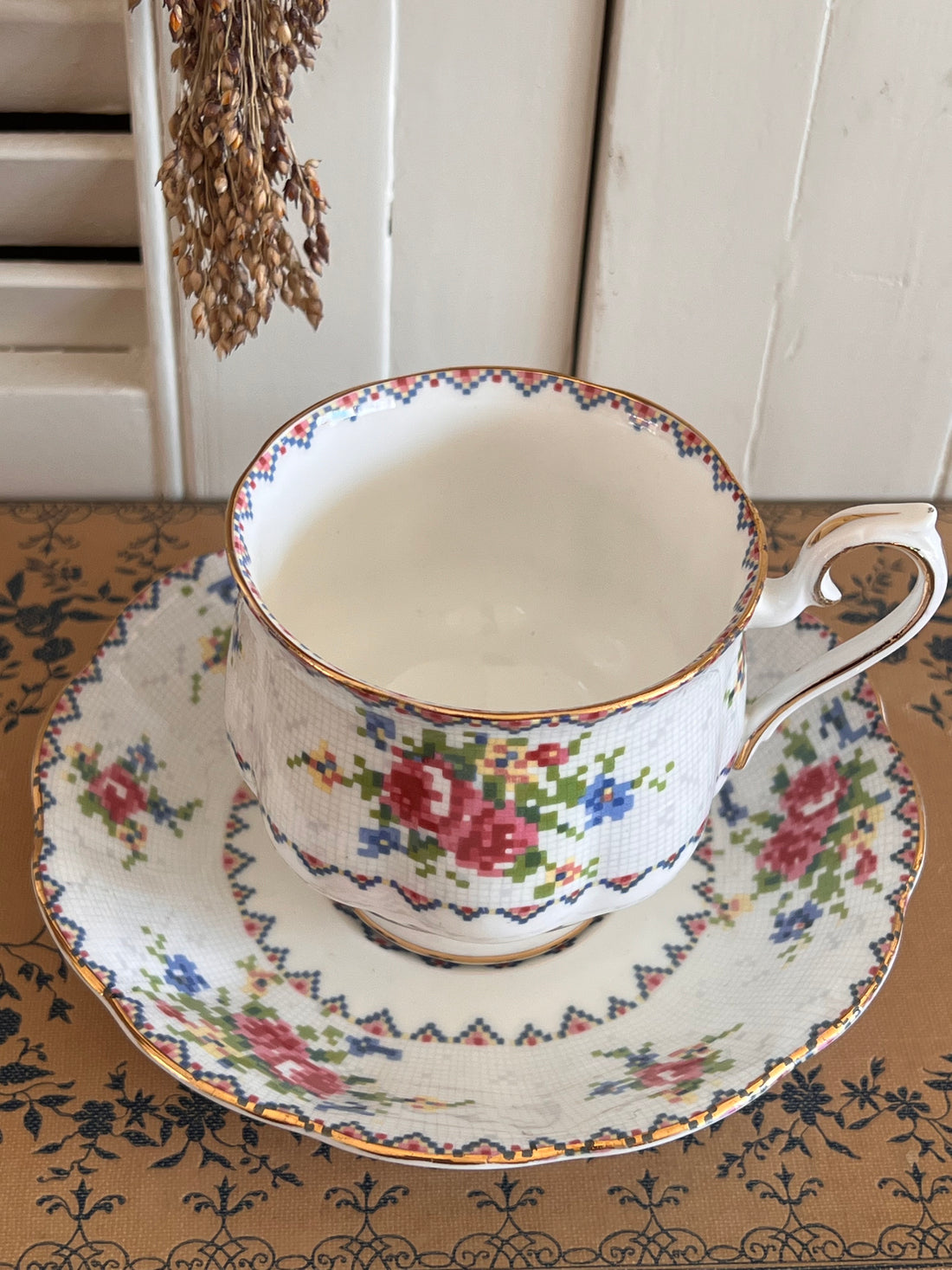 Royal Albert kop en schotel Petit Point