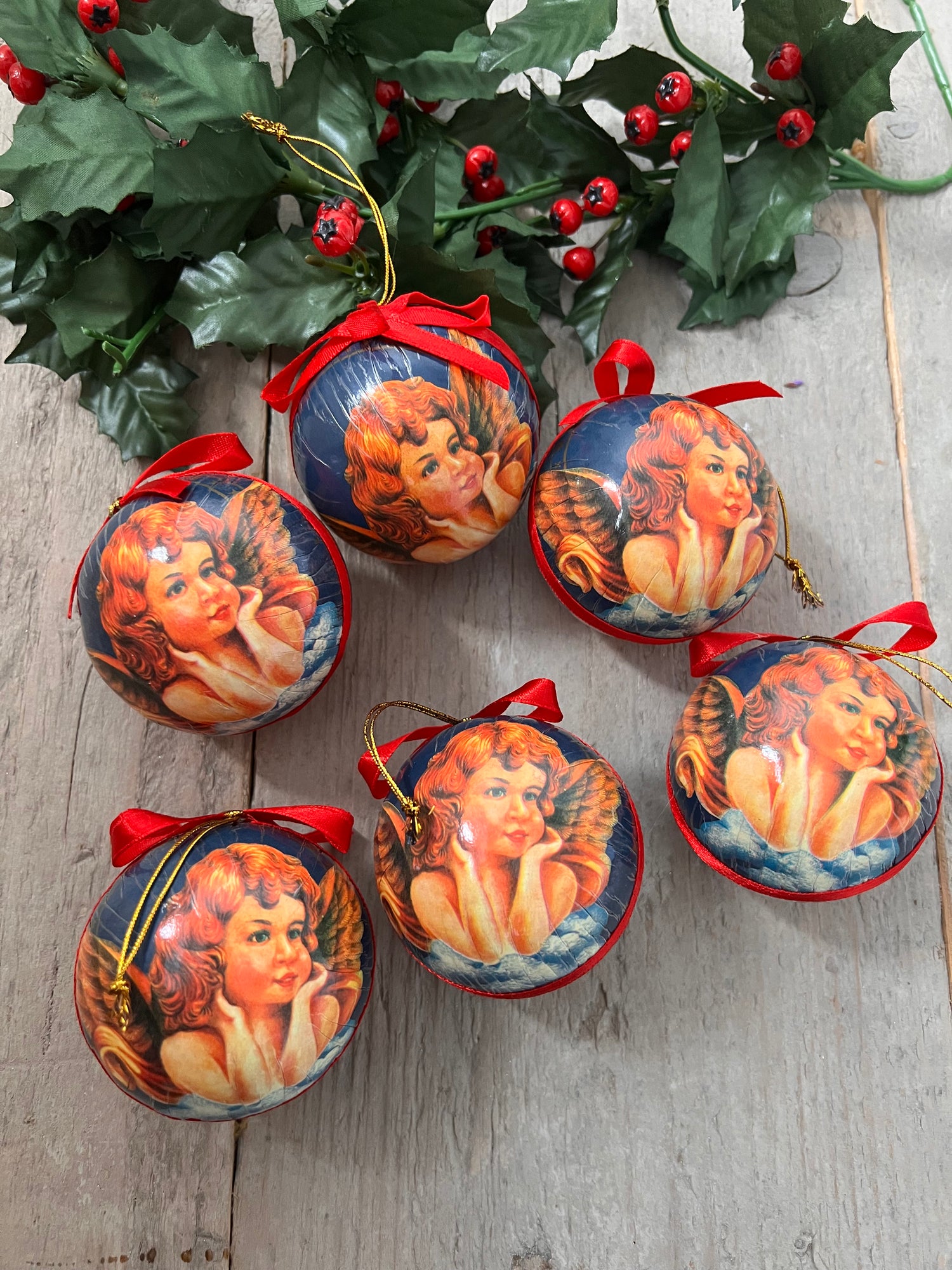 Kerstballen van papier-maché