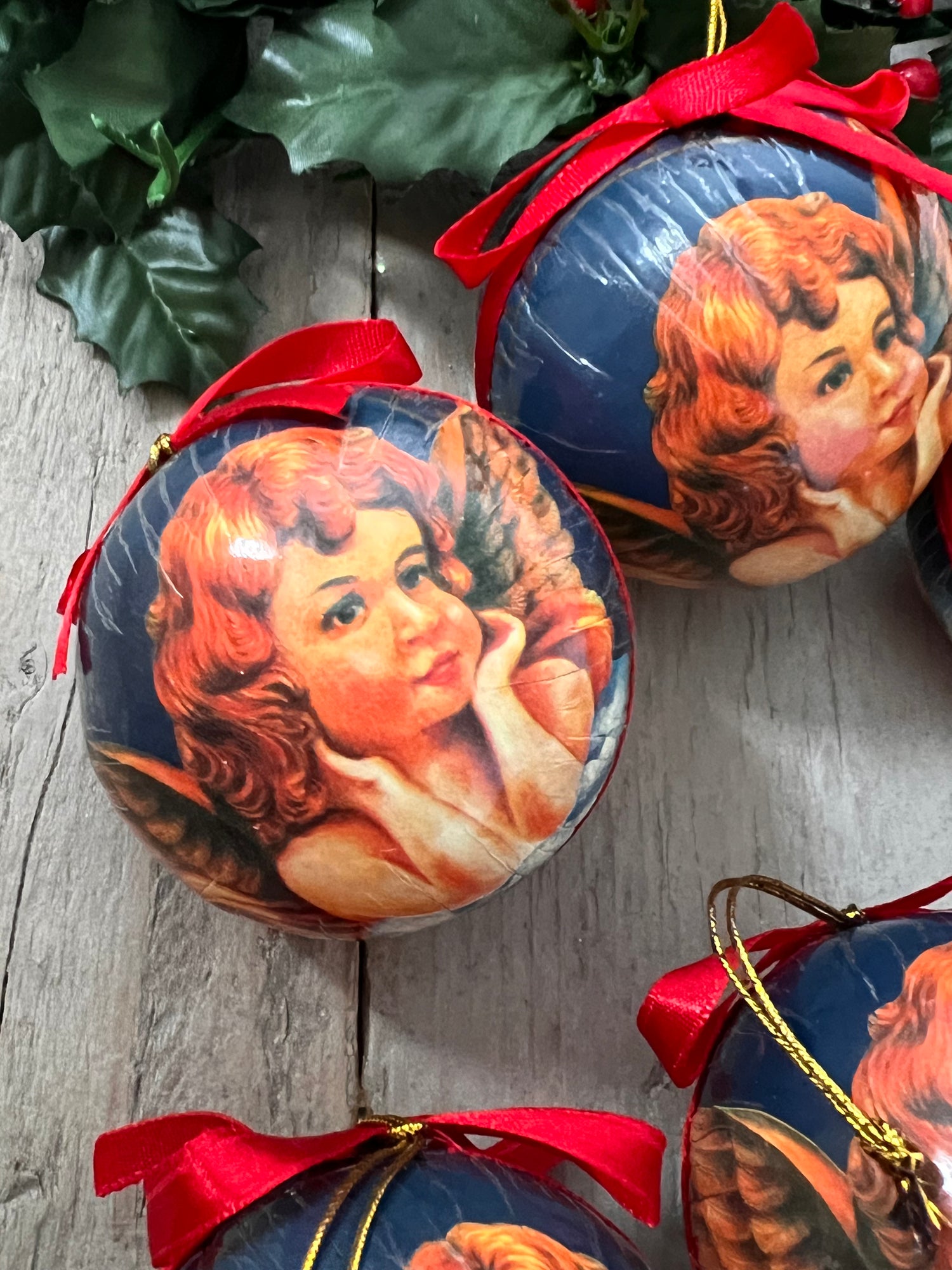 Set kerstballen papier mache met opdruk engel