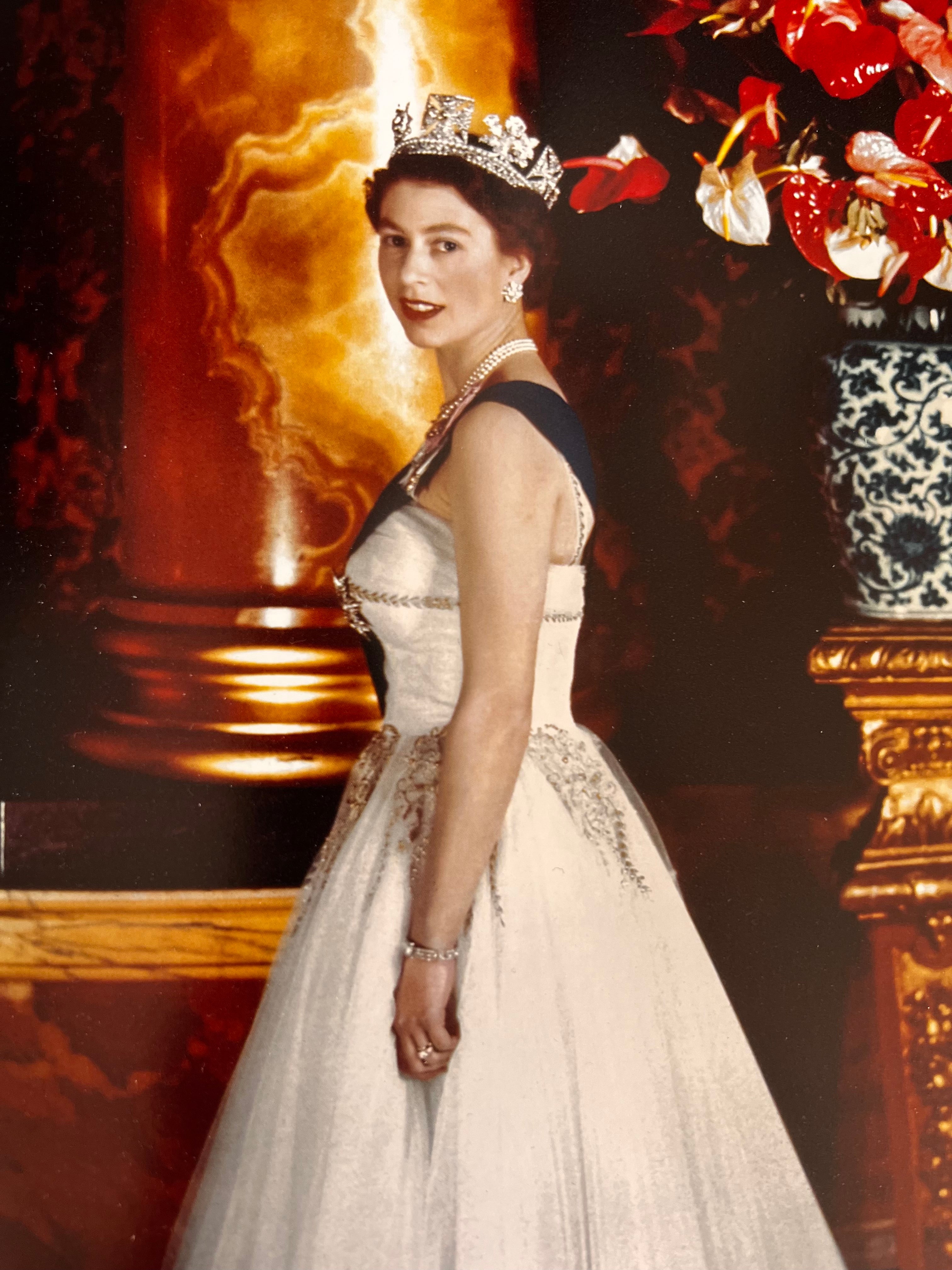 koffietafelboek Queen Elisabeth, Her Majesty boek Taschen, boek over koningin Elisabeth, drietalig koffietafelboek, luxe koffietafelboek, koninklijk levensverhaal boek, cadeauboek Queen Elisabeth, Nederlands Engels Duits boek
