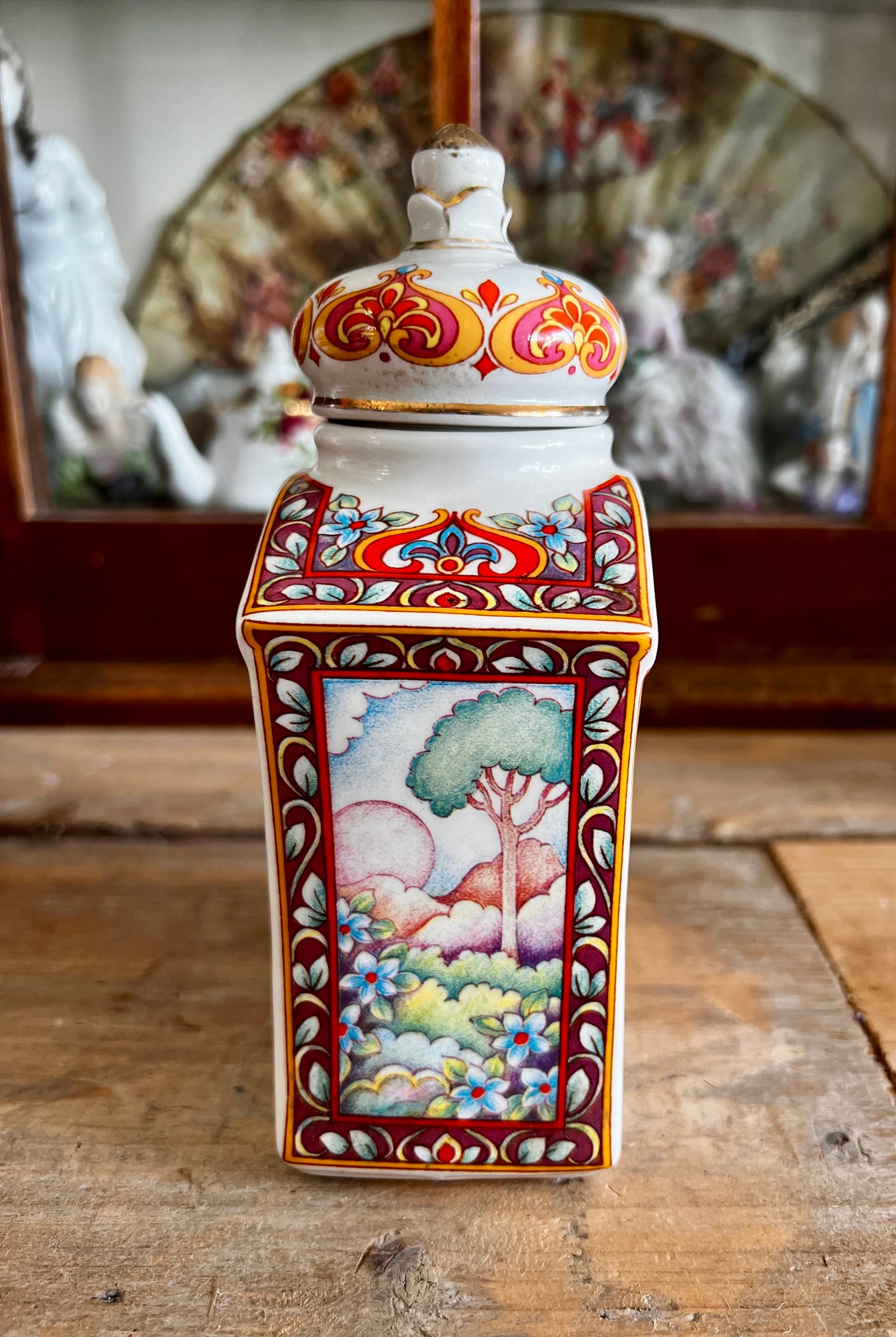 Sadler porseleinen theebus &quot;Idian Tea&quot; uit de &quot;World of Tea Collection&quot;