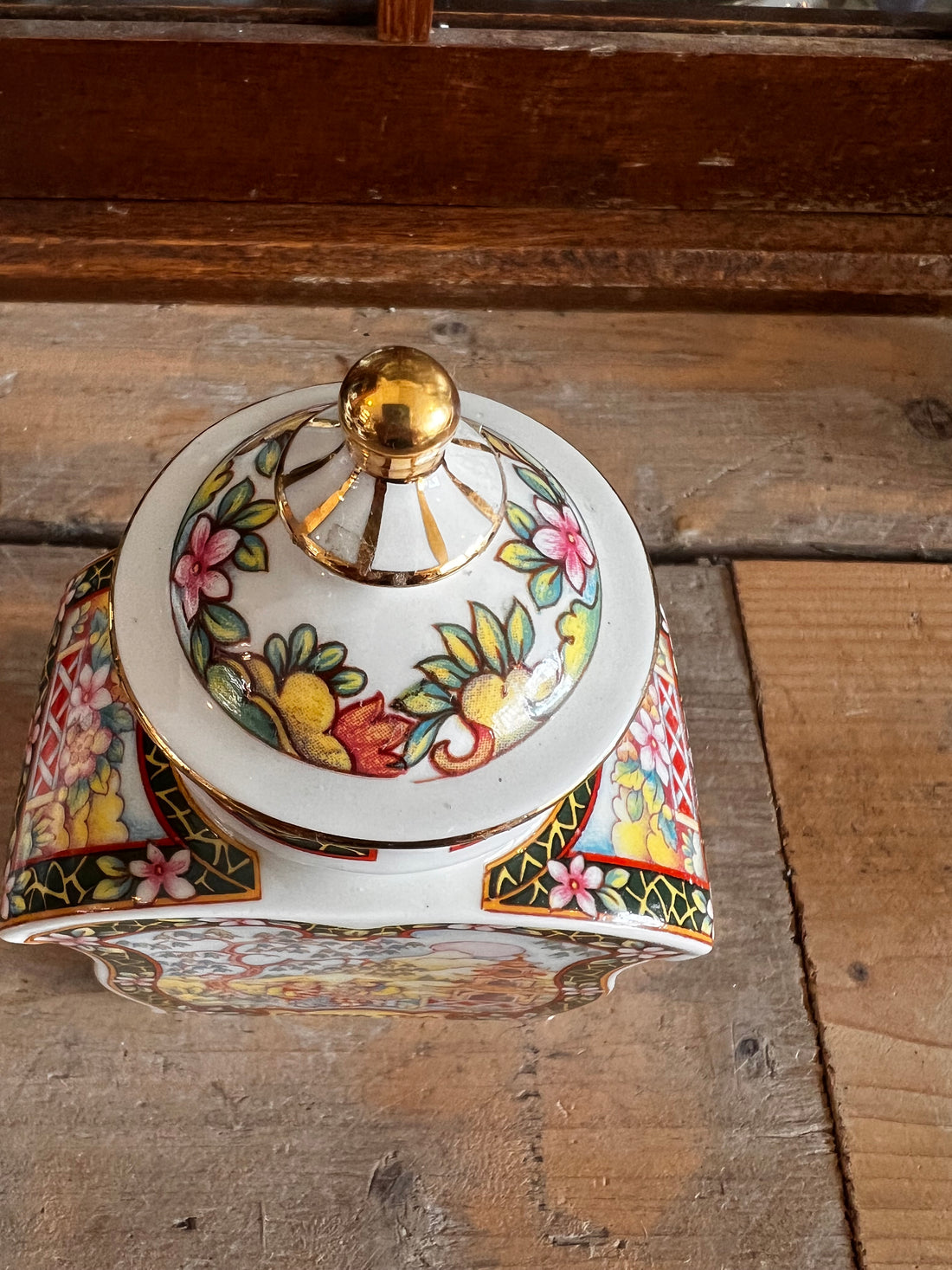 Sadler porseleinen theebus &quot;China Tea&quot; uit &quot;The World of Tea Collection&quot;