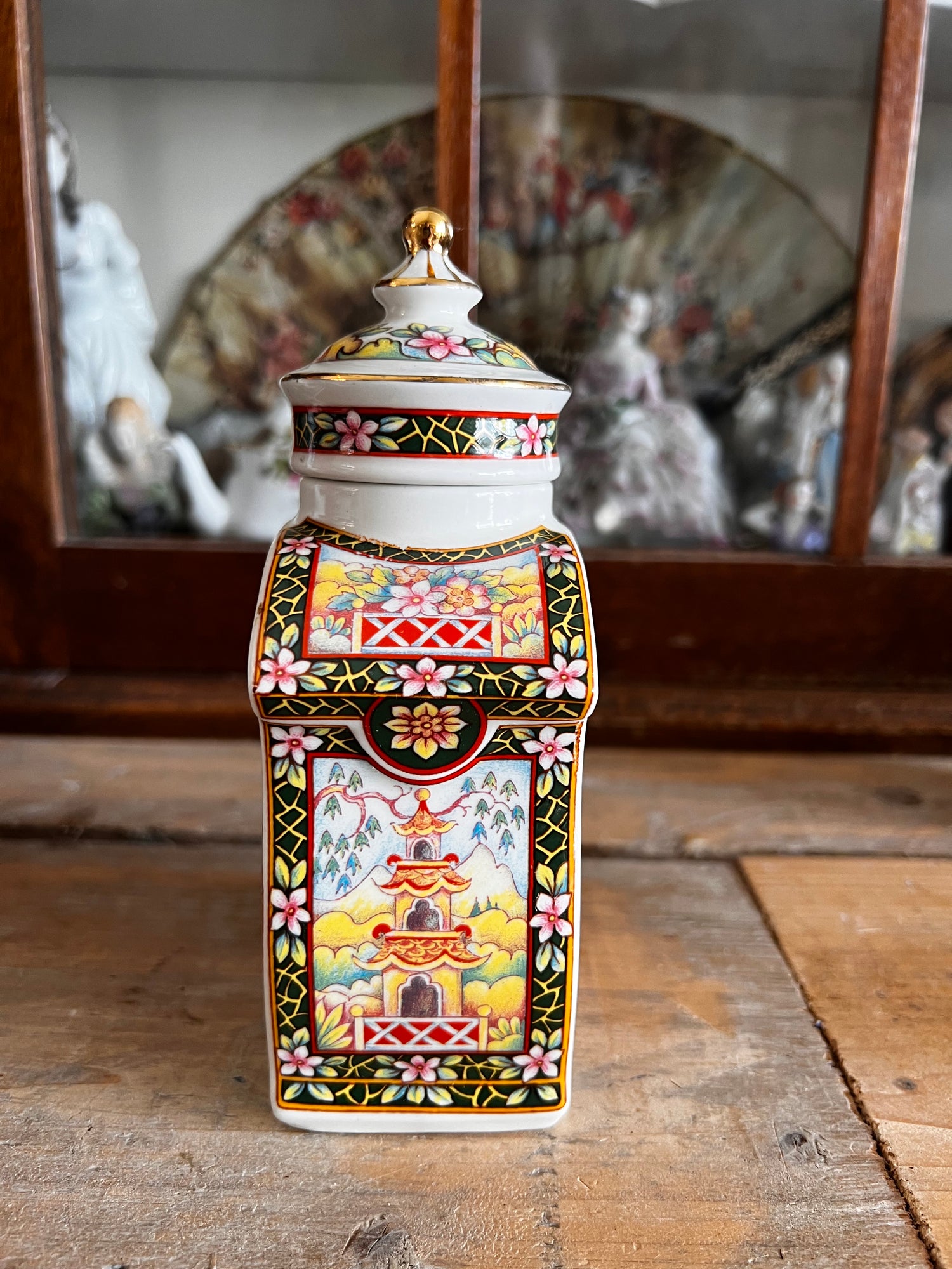 Sadler porseleinen theebus &quot;China Tea&quot; uit &quot;The World of Tea Collection&quot;