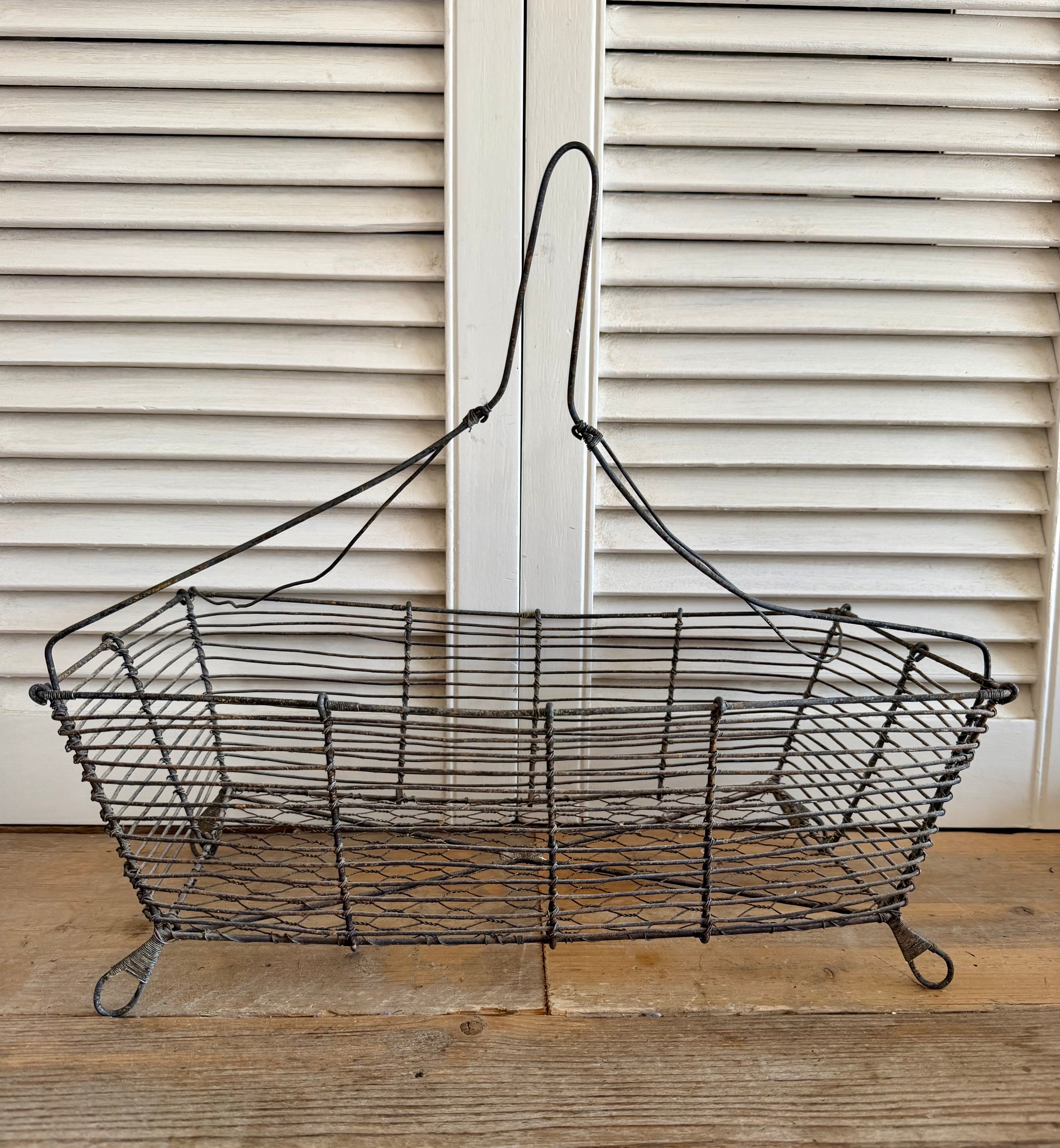 fil de fer mand, Franse draadijzeren hangmand, landelijke woondecoratie, vintage draadmand, Sofia&