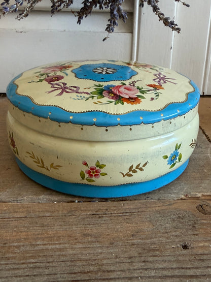 Vintage Gray Dunn biscuitblik, Schots koekblik, vintage opbergblik, bloemenblik, romantische keuken, romantische styling, Frans landelijk interieur, Côte d&