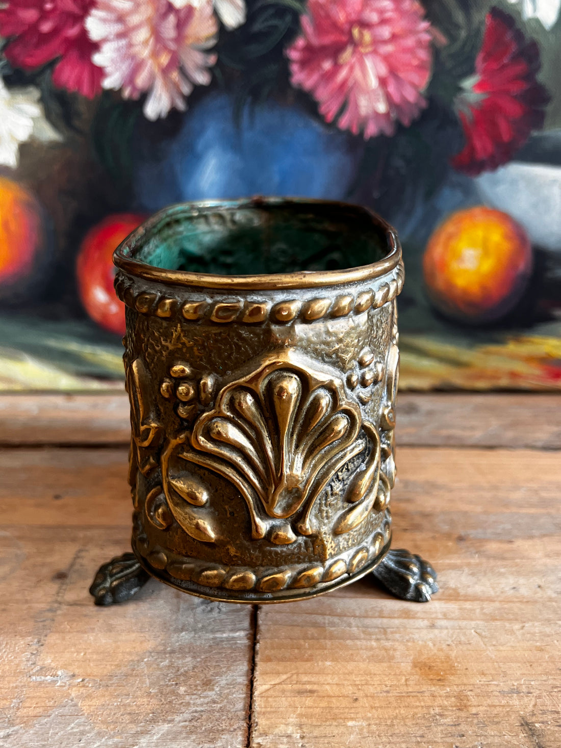 koperen bloempotje, bloempot leeuwenpootjes, vintage plantenpot, koperen plantenpot, retro interieurdecoratie, antieke bloempot, plantenpot koper, unieke plantenhouder, klassieke bloempot