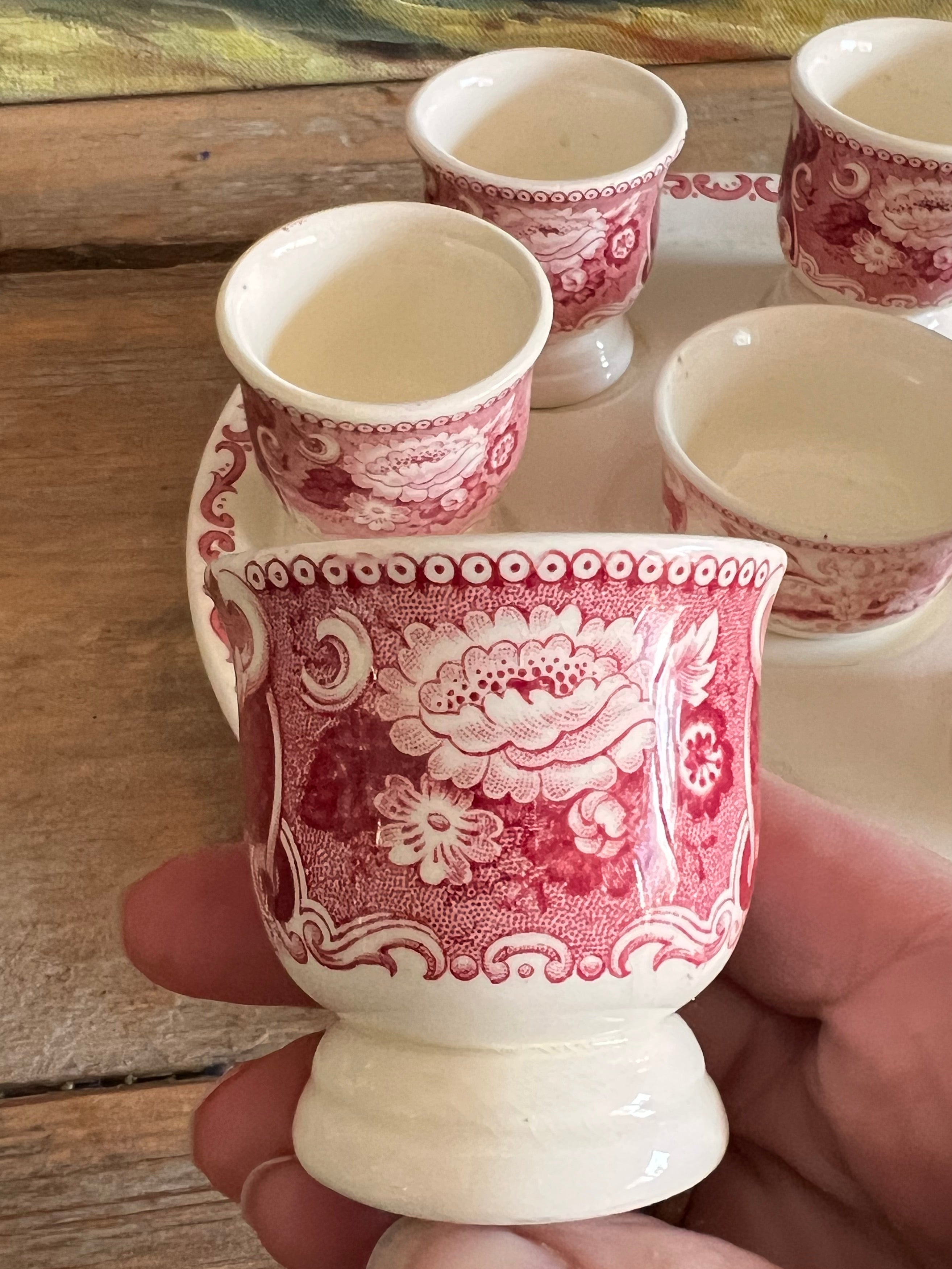 Societe Ceraique eierdopje, Victoria rood eierdopje, zoutvaatje aardewerk, keramiek Maastricht, vintage keramiek, eierdopje met zoutvaatje, Nederlands aardewerk, collectable eierdopje, keramiek webshop