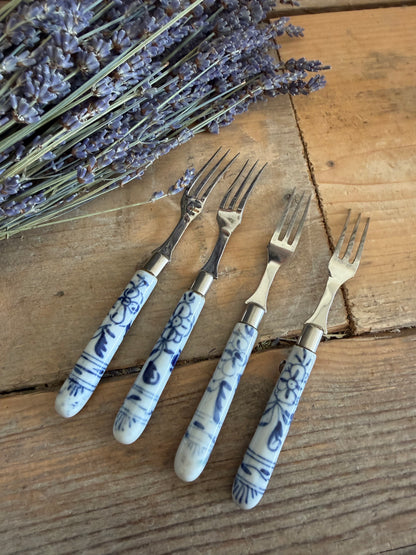 Vintage Zwiebelmuster vorkjes, taartvorkjes, dessertvorkjes, blauw wit bestek, porseleinen handgrepen,Blue Onion bestek, vintage bestek, Sofia&