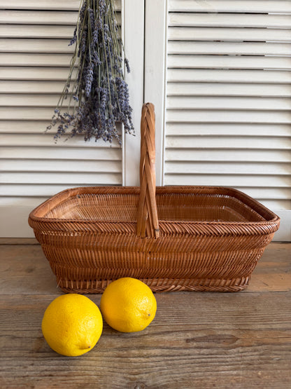 Vintage picknickmand, rotan picknickmand, rietenmand met hengsel, Franse brocante, Sofia&