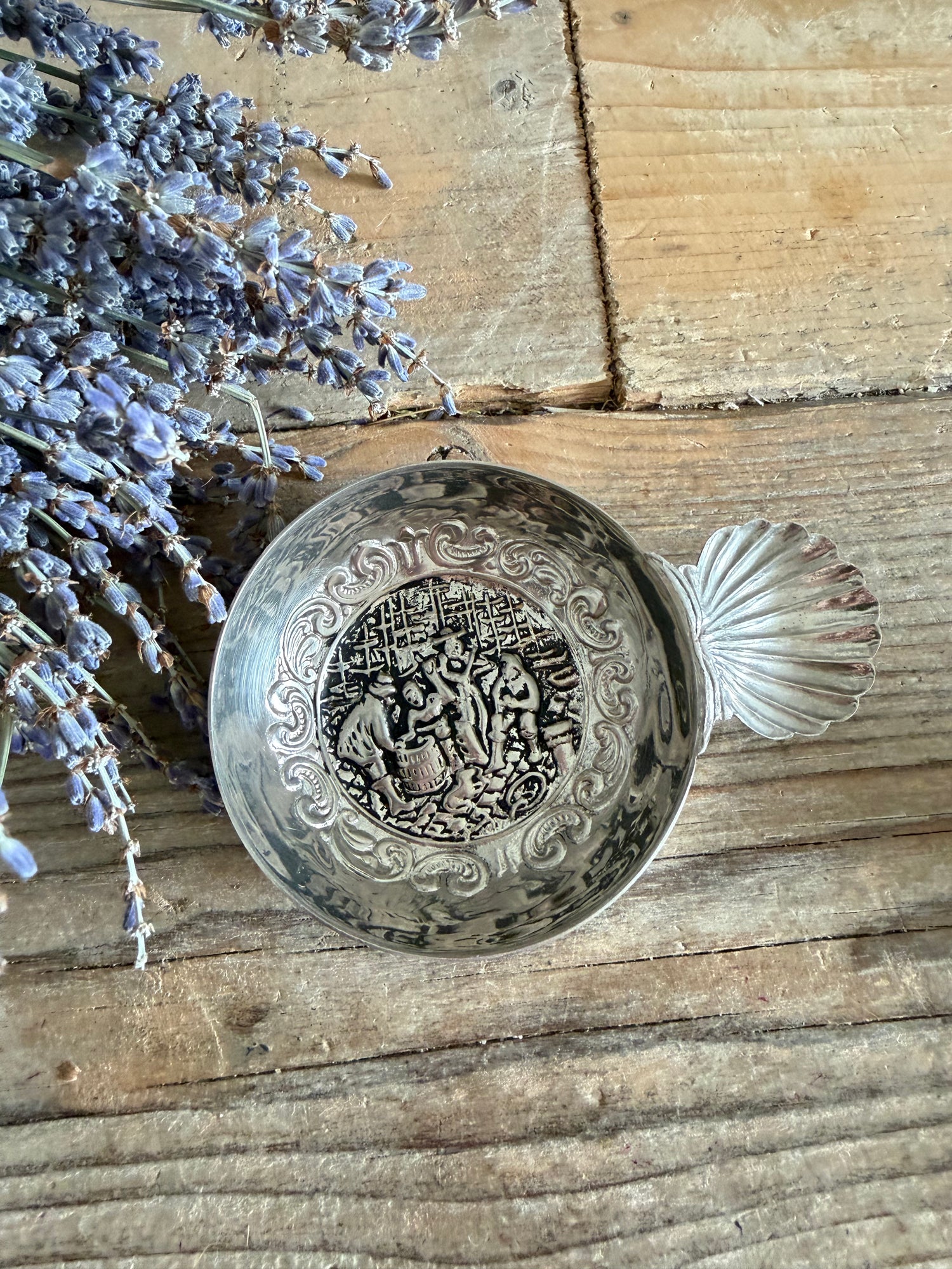 Franse taste-vin, verzilverde taste-vin, wijnproeversschaaltje, vintage wijnproever, Franse brocante, Sofia&