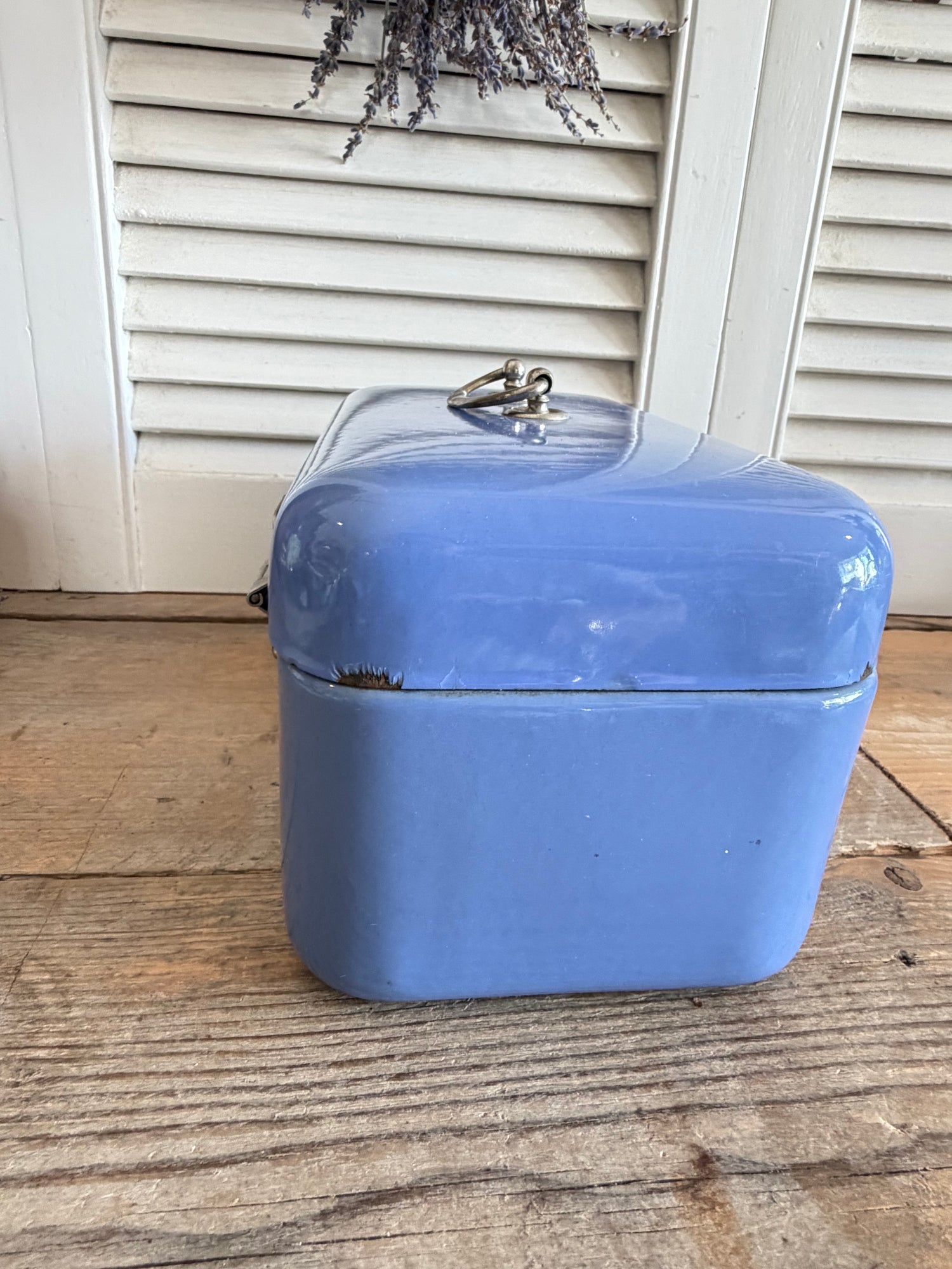 vintage emaille lunchbox jaren 50, blauwe emaille opbergbox, retro metalen lunchbox, Sofia&