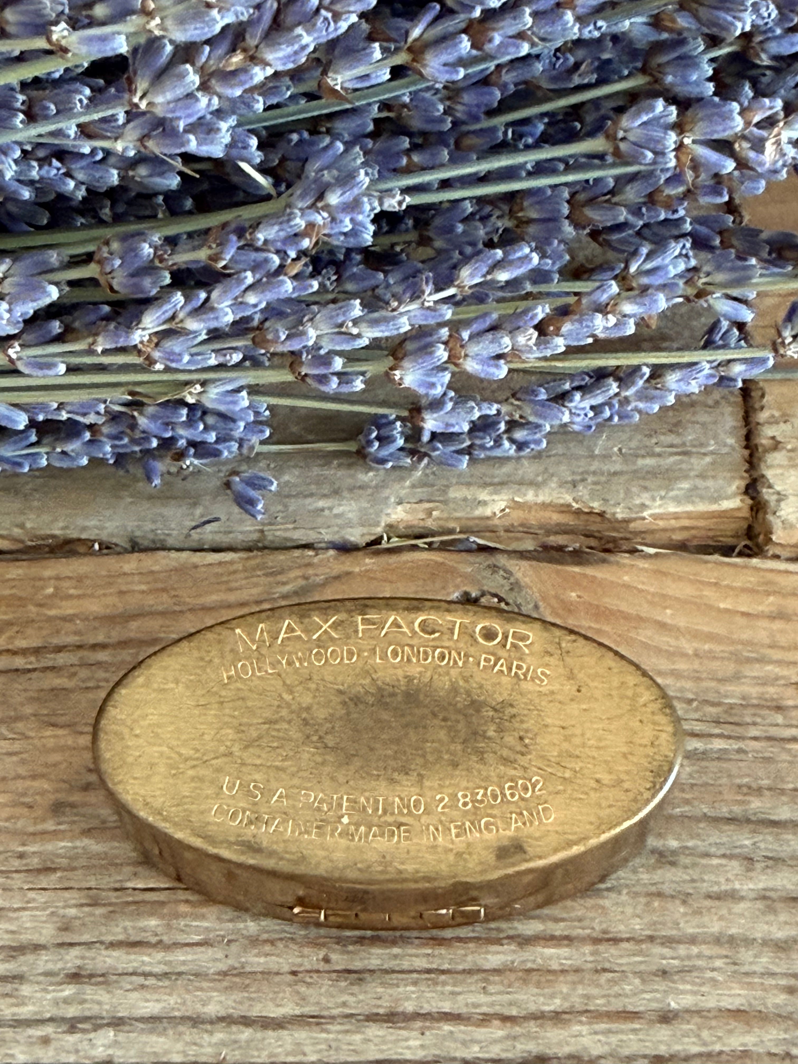 Vintage Max Factor, Max Factor lipstickhouder, vintage make-up accessoire, parelmoer lipstickhouder, Hollywood glamour, boudoir decoratie, vintage spiegel, beauty collectable, Sofia&