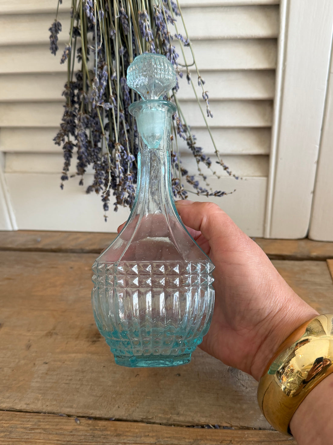 Antiek mondgeblazen blauw glazen karafje, frans glaswerk, Franse brocante, Sofia&