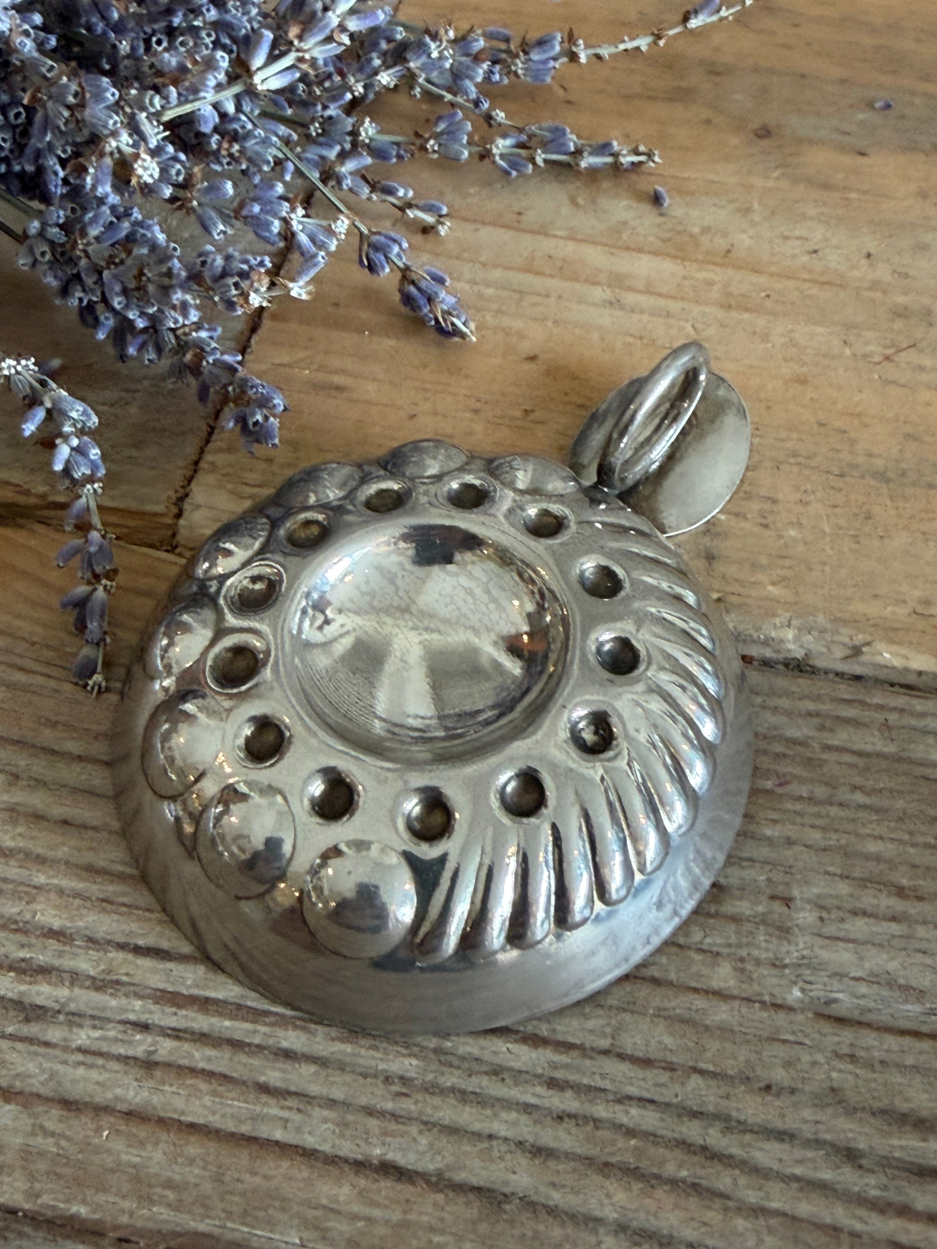 Tastevin, Franse brocante, vintage tastevin, Sofia&