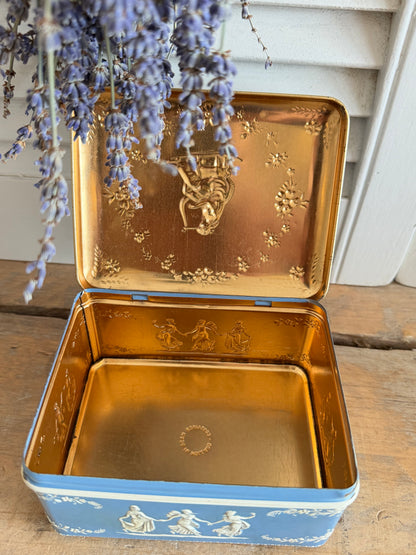 Vintage blauw blik, oud opbergblik, wedgwoodstijl, blauw wit blik, brocante opbergdoos, vintage blik, brocante opbergdoos, Sofia&