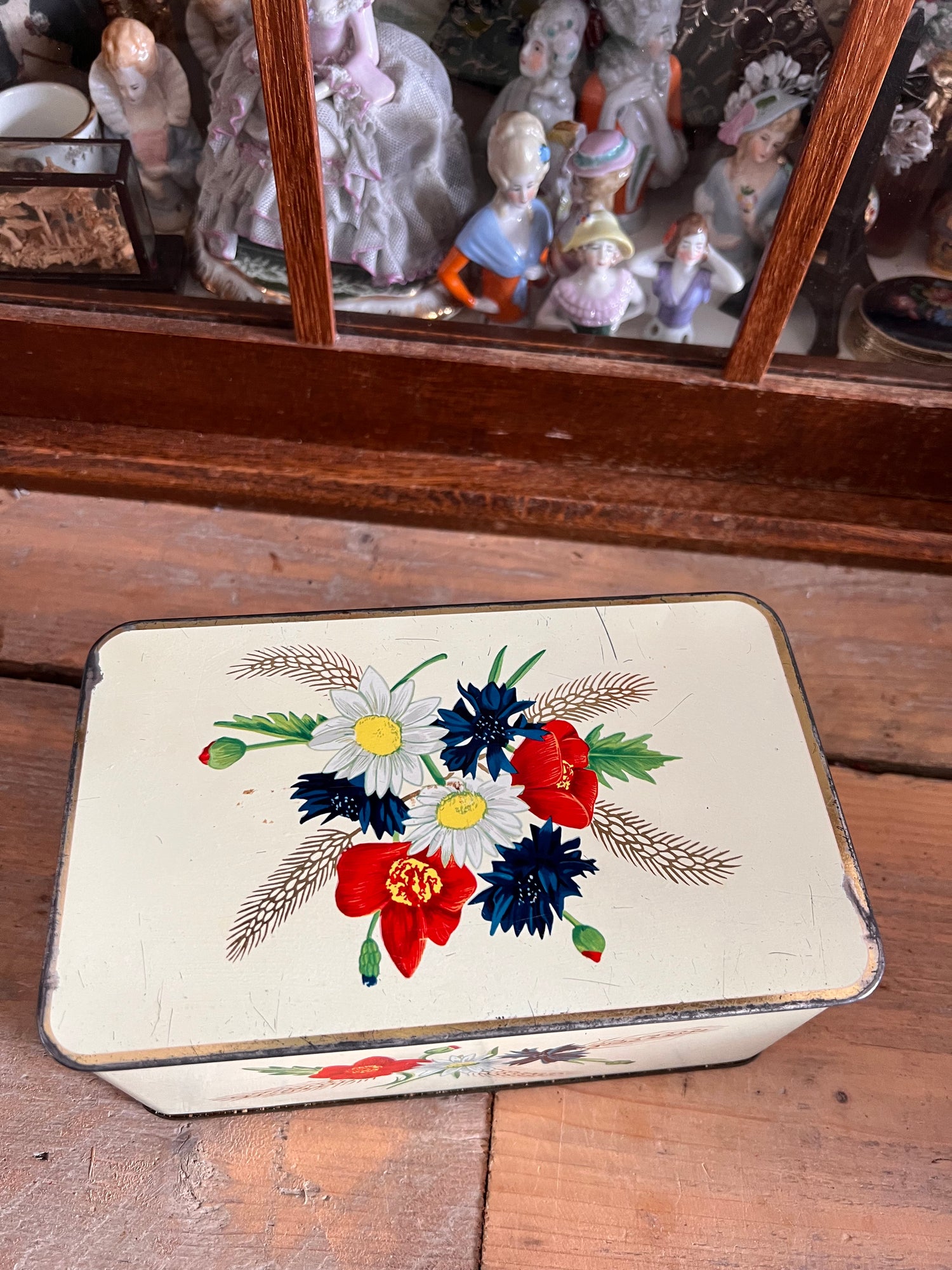 Vintage blik van Ark met veldbloemen