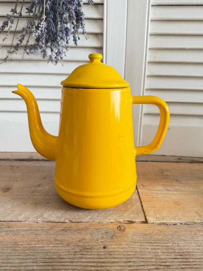 Emaille, emaille koffiepot, vintage emaille koffiepot, gele koffiepot, retro, jaren 70, Sofia&