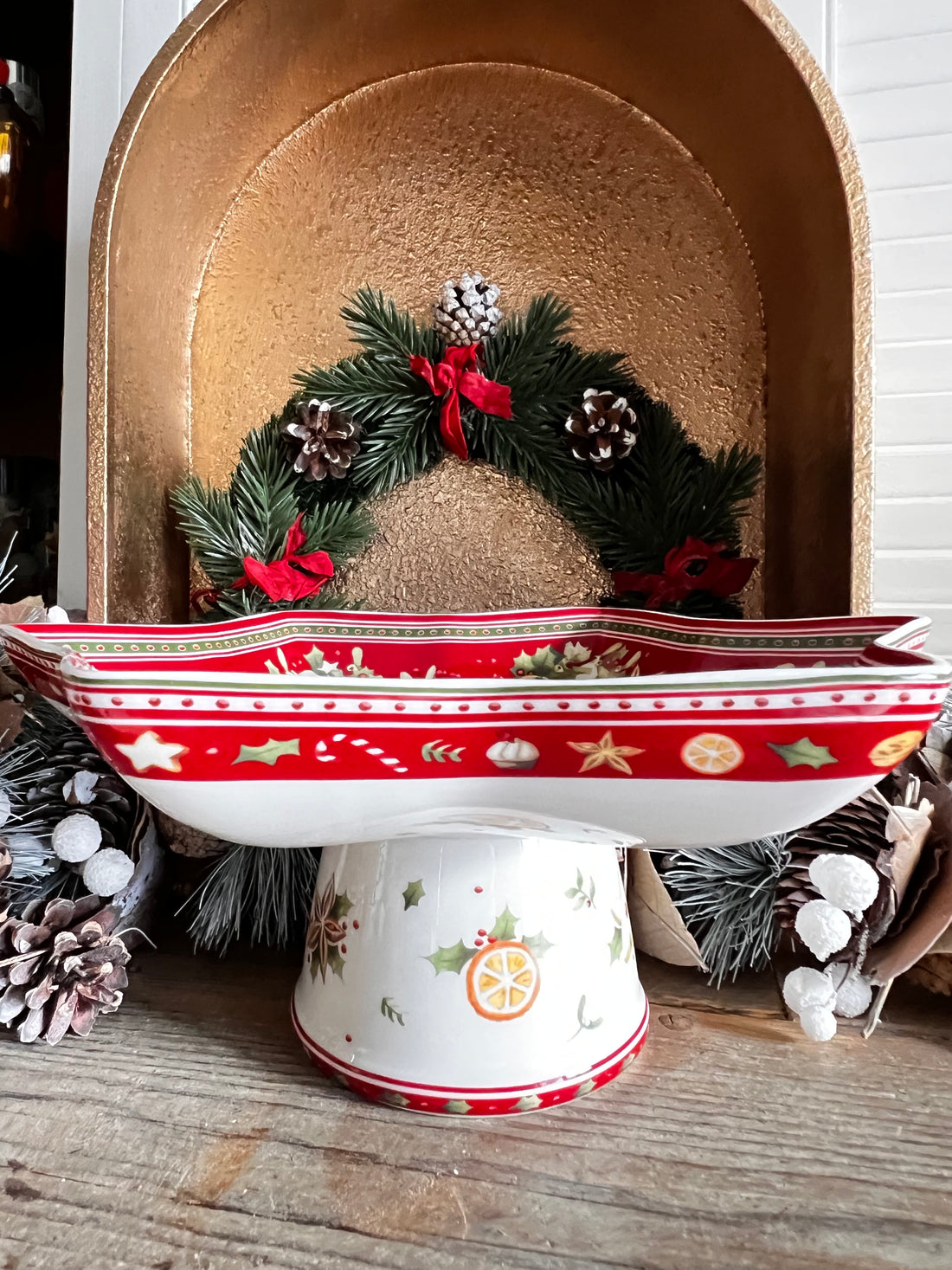 Villeroy & Boch sterschaal, Winter Bakery Delight, premium porselein schaal, kerstservies Villeroy & Boch, porseleinen sterschaal op voet, winterdecoratie servies, luxe kerst schaal