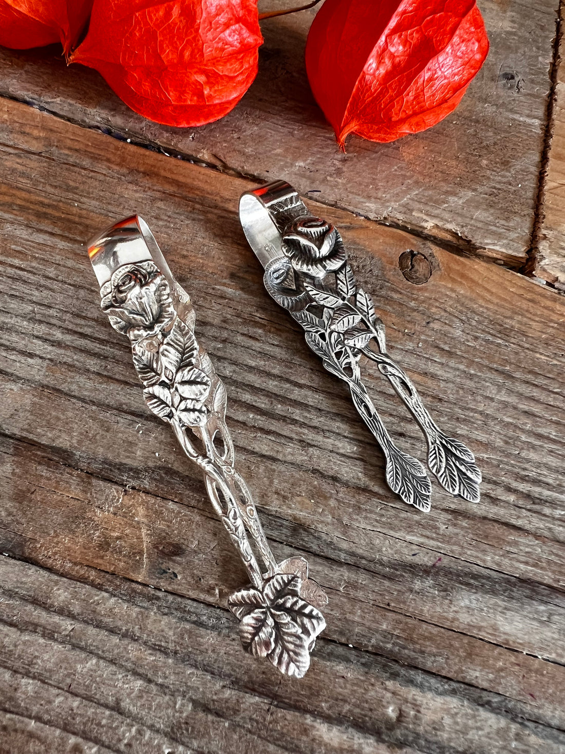 verzilverde suikertangen, Hildesheimer Rose Antiko 100, antiek bestek, verzilverd servies, suikertang set, klassieke tafelaccessoires, antieke zilveren bestekset, vintage bestek kopen