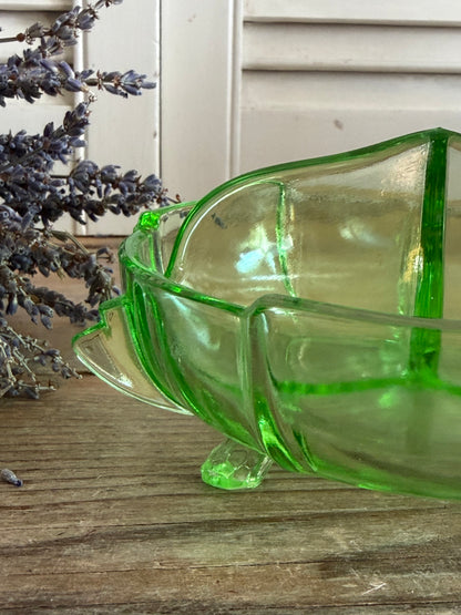 Antieke Art Deco vakjesschaal - groen glas