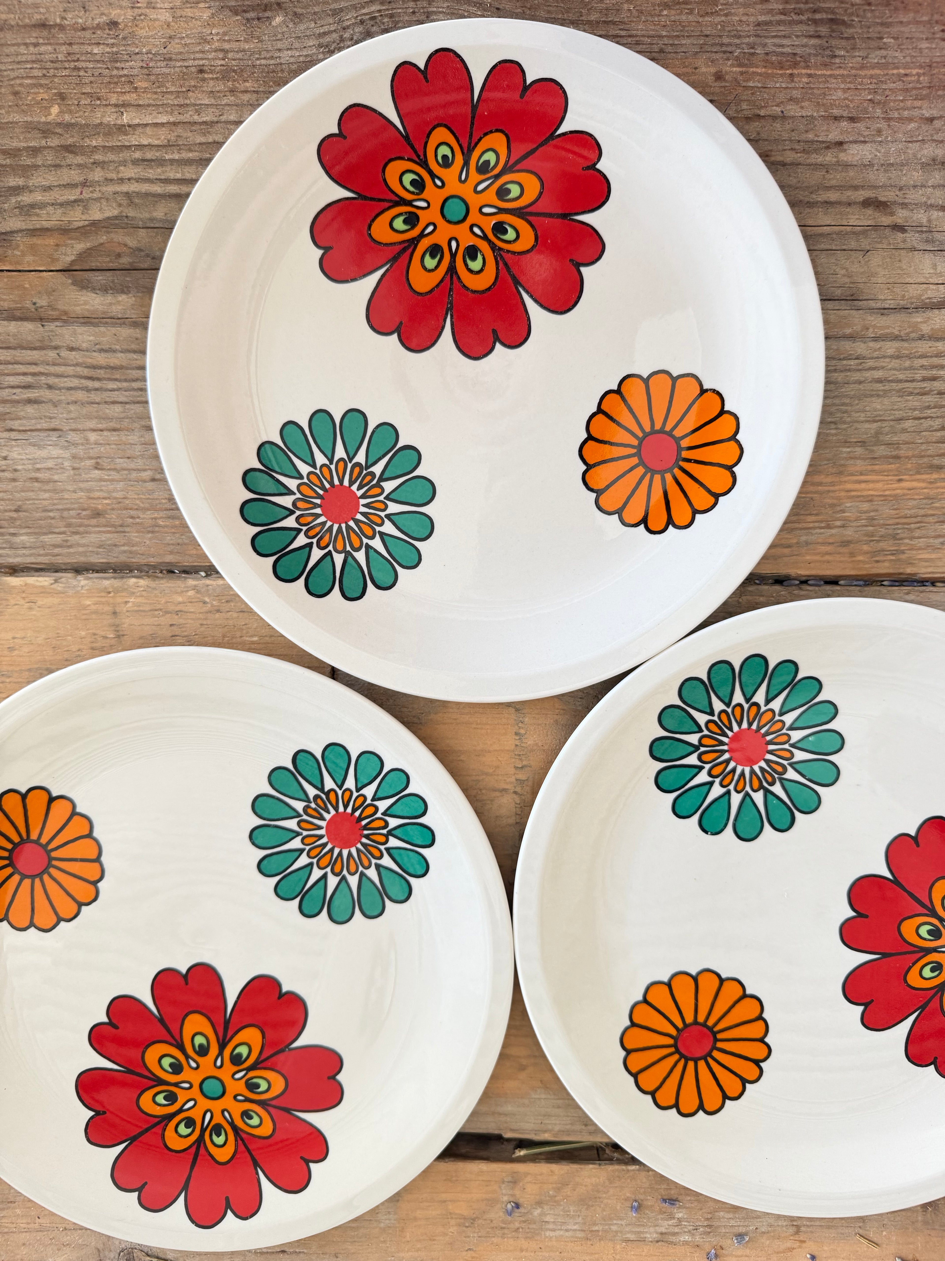 Villeroy  Boch vintage, retro saladebordjes, ontbijtbordjes, jaren 70 servies, vintage bloemenservies, retro lunchbordjes, kleurrijk vintage servies, Sofia&