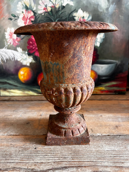 Louvre vaas, Franse brocante, Louvre vaas uit Frankrijk