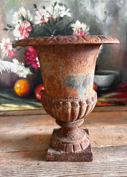 Louvre vaas, Franse brocante, Louvre vaas uit Frankrijk