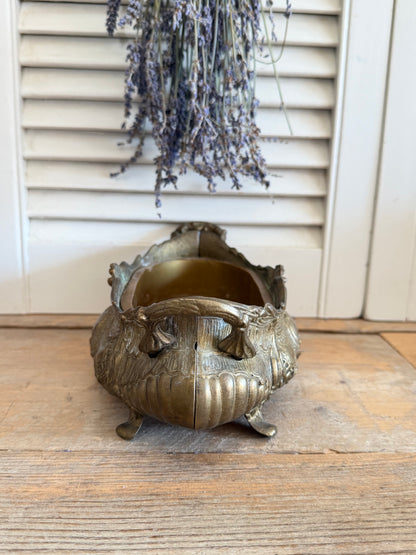 vintage jardinière, jaren 60 plantenbak, barok bloempot, goudkleurige plantenbak, rococo decoratie, French light academia decoratie, Sofia&