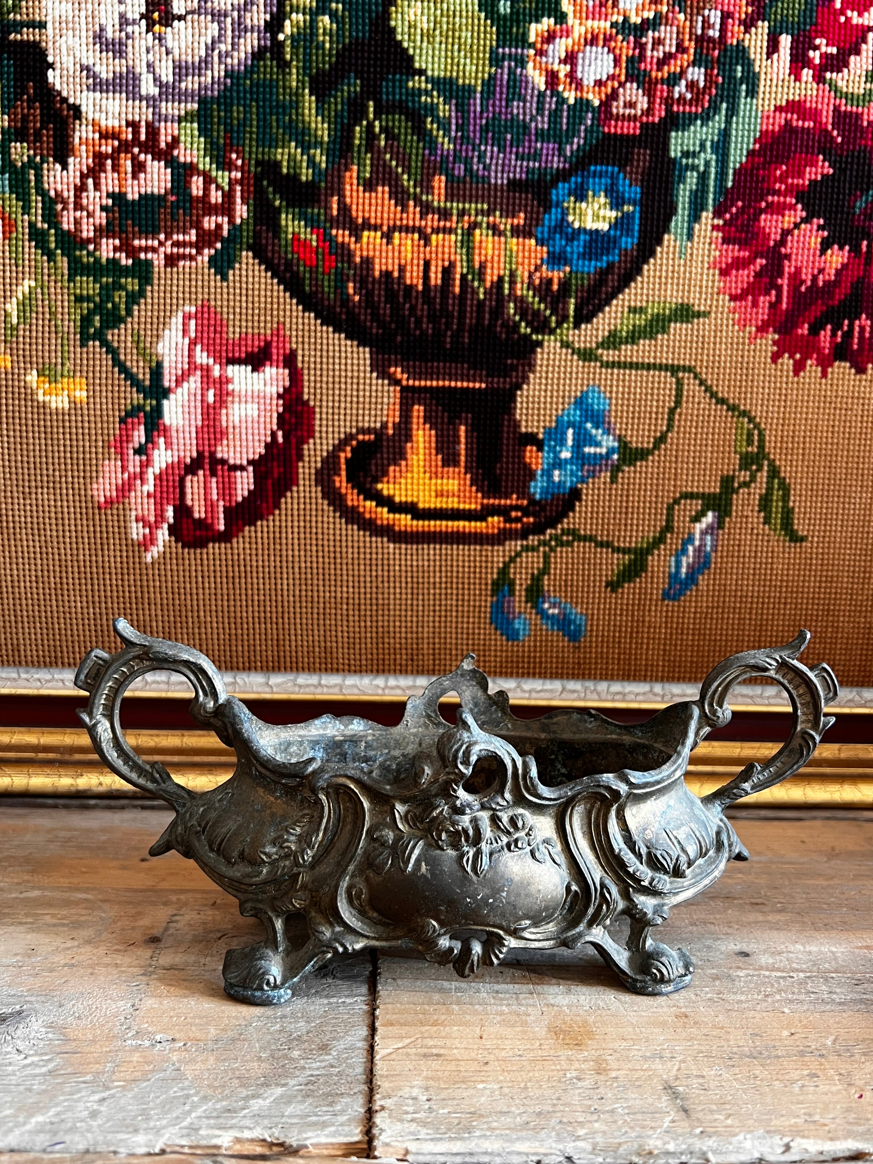 antieke jardinière, Franse messing jardinière, vintage plantenbak messing, antiek Frans tuinaccessoire, messing jardinière 1900, klassieke Franse plantenbak, antieke plantenbak webshop.