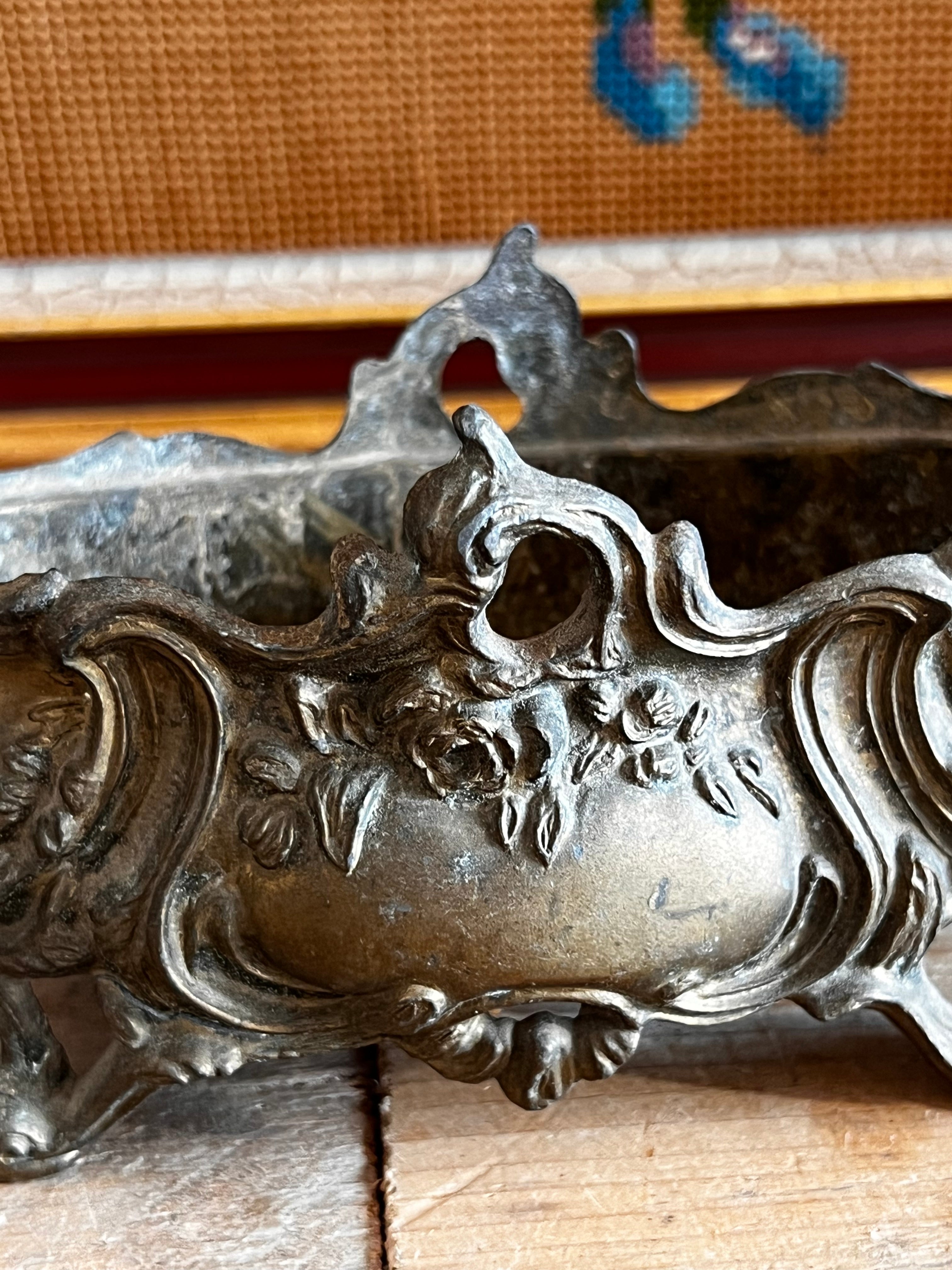 antieke jardinière, Franse messing jardinière, vintage plantenbak messing, antiek Frans tuinaccessoire, messing jardinière 1900, klassieke Franse plantenbak, antieke plantenbak webshop.