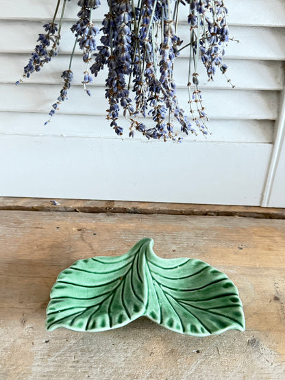 Vintage Bordallo Pinheiro peper- en zoutstel met appels, vintage peper- en zoutstel, Portugees aardewerk, Sofiia Brocante