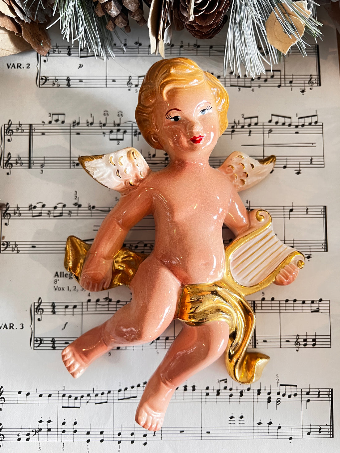 Jema engel voor aan de muur - tijdloze wanddecoratie