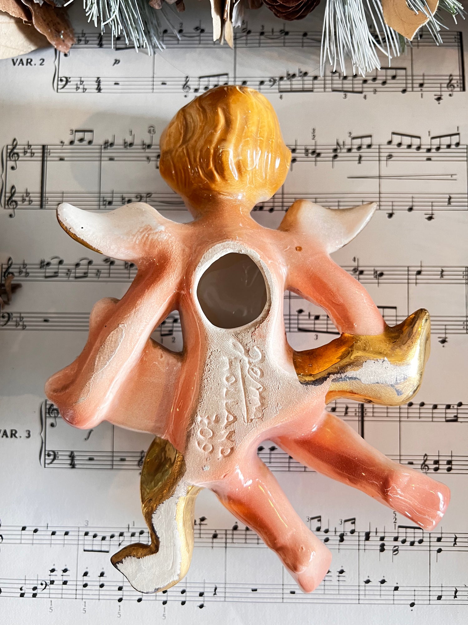 Jema engel voor aan de muur - tijdloze wanddecoratie