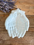 Vintage opaline handschaal met druiven, Queen victoria hands, victoriaanse handen van glas, handen schaal, vide poche van opaline glas, Sofia&