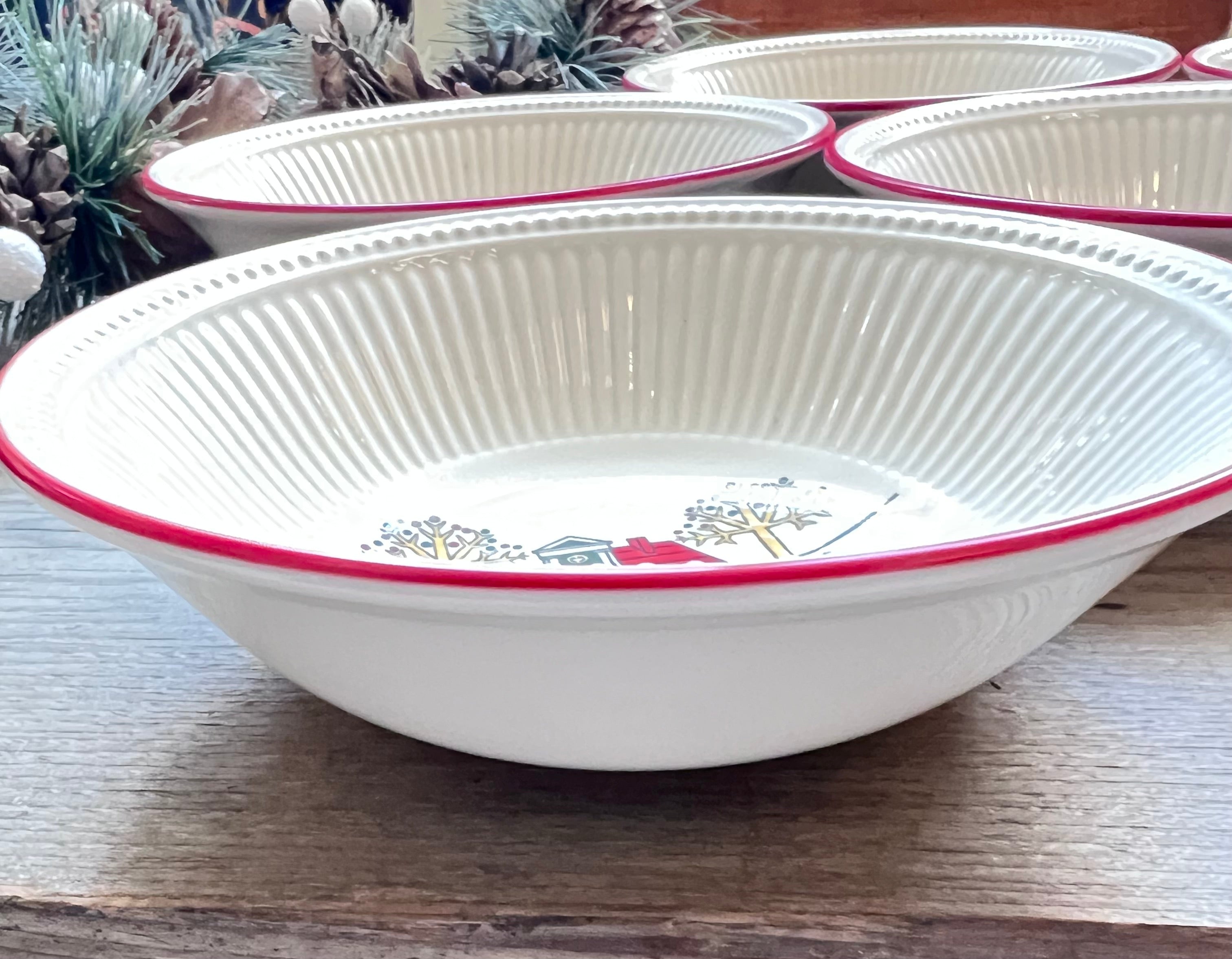 Windsor Christmas papschaaltje, Wedgwood kerst servies, kerst ontbijtborden, feestelijk porselein, kerst servies porselein, luxe kerst servies, kerst cadeau Wedgwood