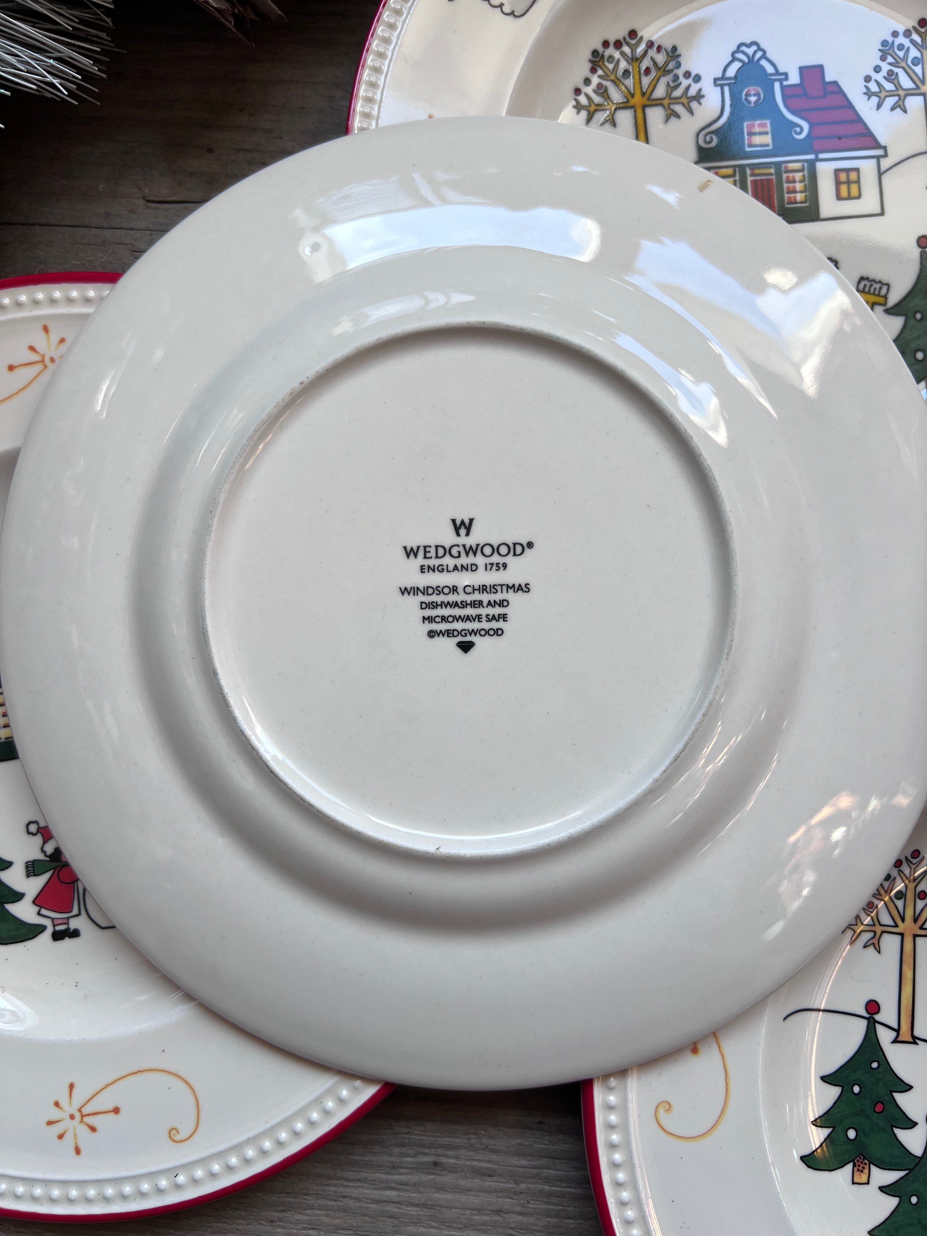 Windsor Christmas gebaksbord, Wedgwood kerst servies, kerst gebaksbord porselein, feestelijk servies kerst, luxe kersttafel, duurzaam kerst servies, kerst cadeaus porselein