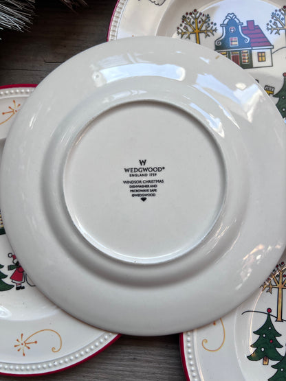 Windsor Christmas gebaksbord, Wedgwood kerst servies, kerst gebaksbord porselein, feestelijk servies kerst, luxe kersttafel, duurzaam kerst servies, kerst cadeaus porselein