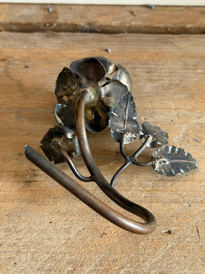 Vintage metalen roos - botanisch ornament