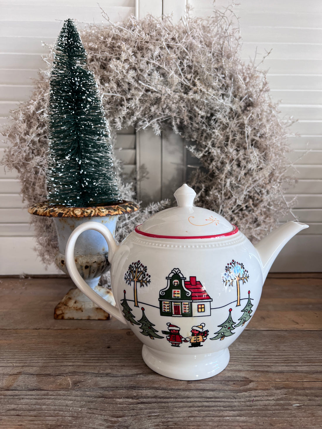 Windsor Christmas theepot, Wedgwood kerst theepot, kerst servies, feestelijke theepot porselein, luxe kerst servies, kerst cadeau Wedgwood, kerstthee serveren