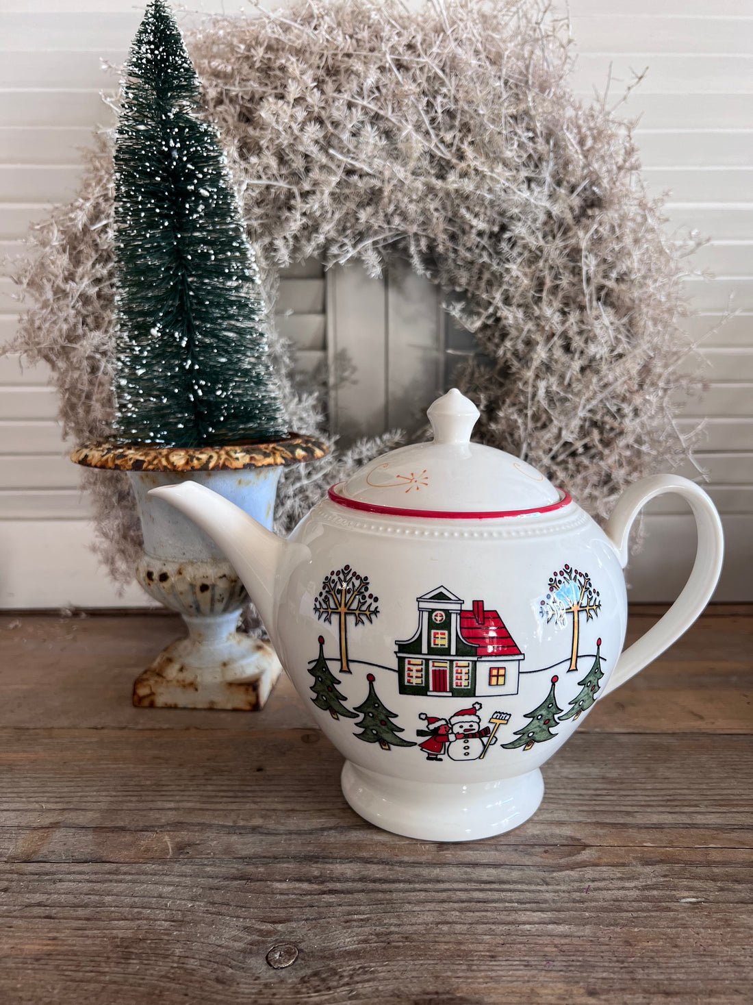Windsor Christmas theepot, Wedgwood kerst theepot, kerst servies, feestelijke theepot porselein, luxe kerst servies, kerst cadeau Wedgwood, kerstthee serveren