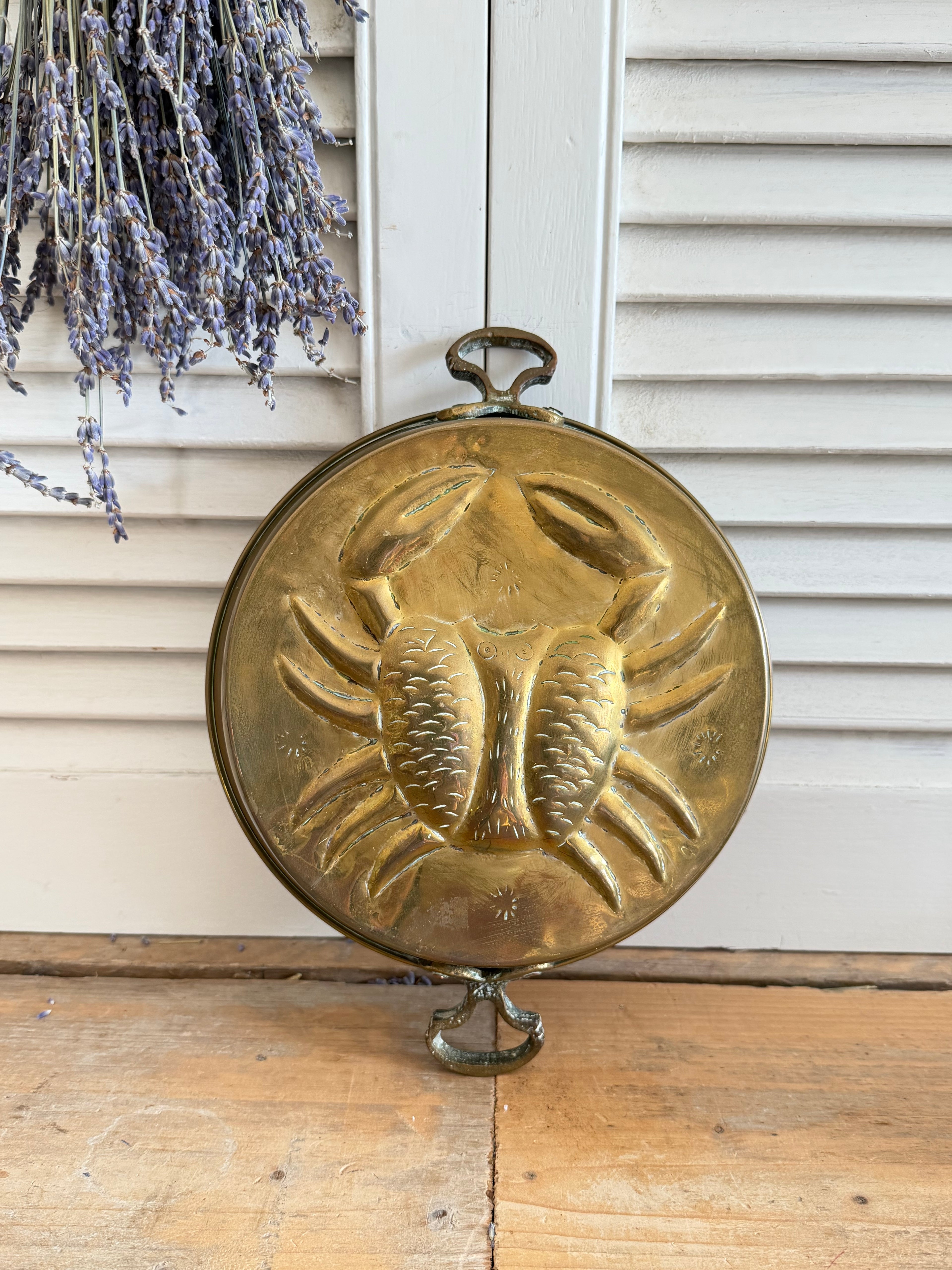 Vintage bakvorm met krab - messing, oude decoratieve bakvorm, Sofia&