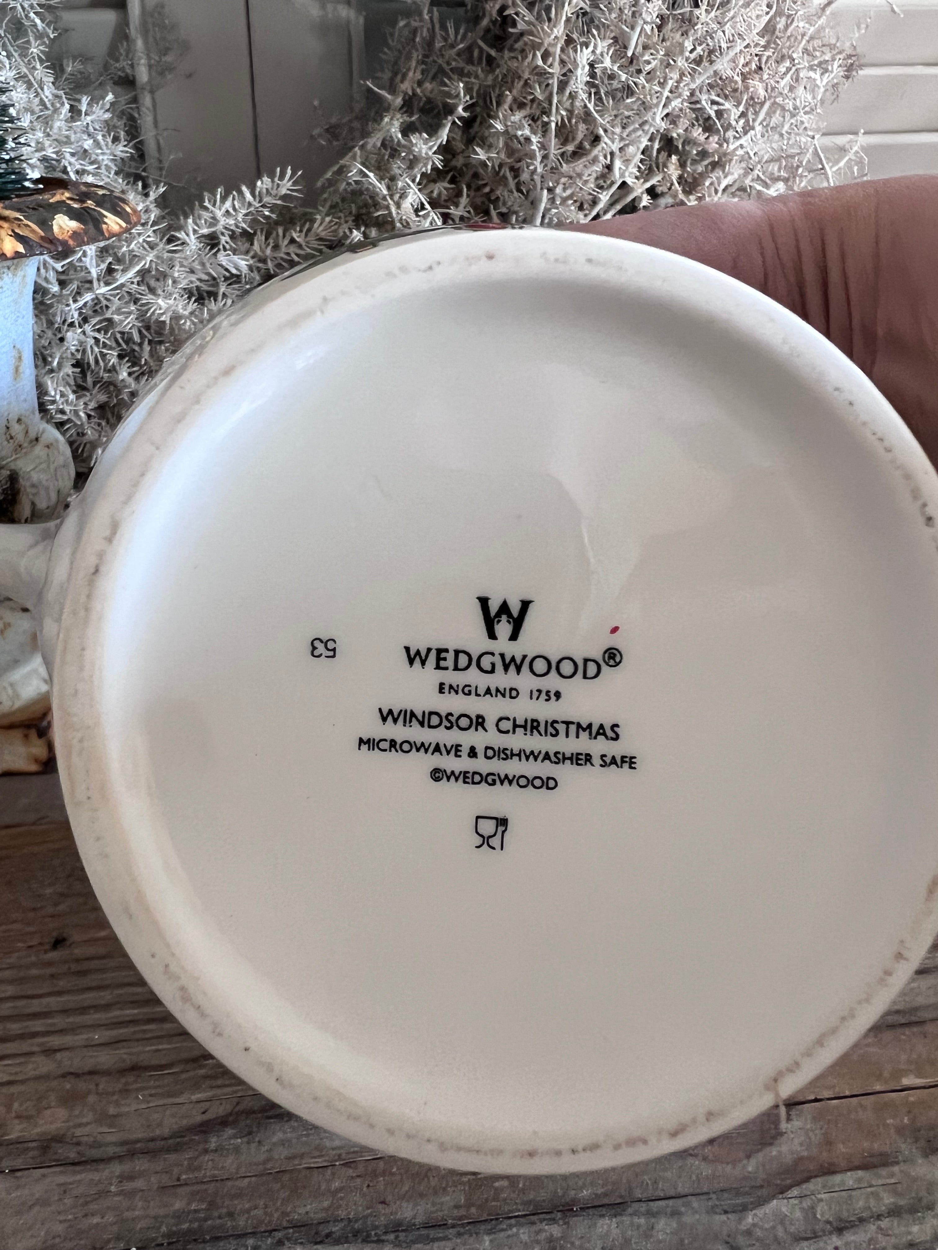 Windsor Christmas theepot, Wedgwood kerst theepot, kerst servies, feestelijke theepot porselein, luxe kerst servies, kerst cadeau Wedgwood, kerstthee serveren