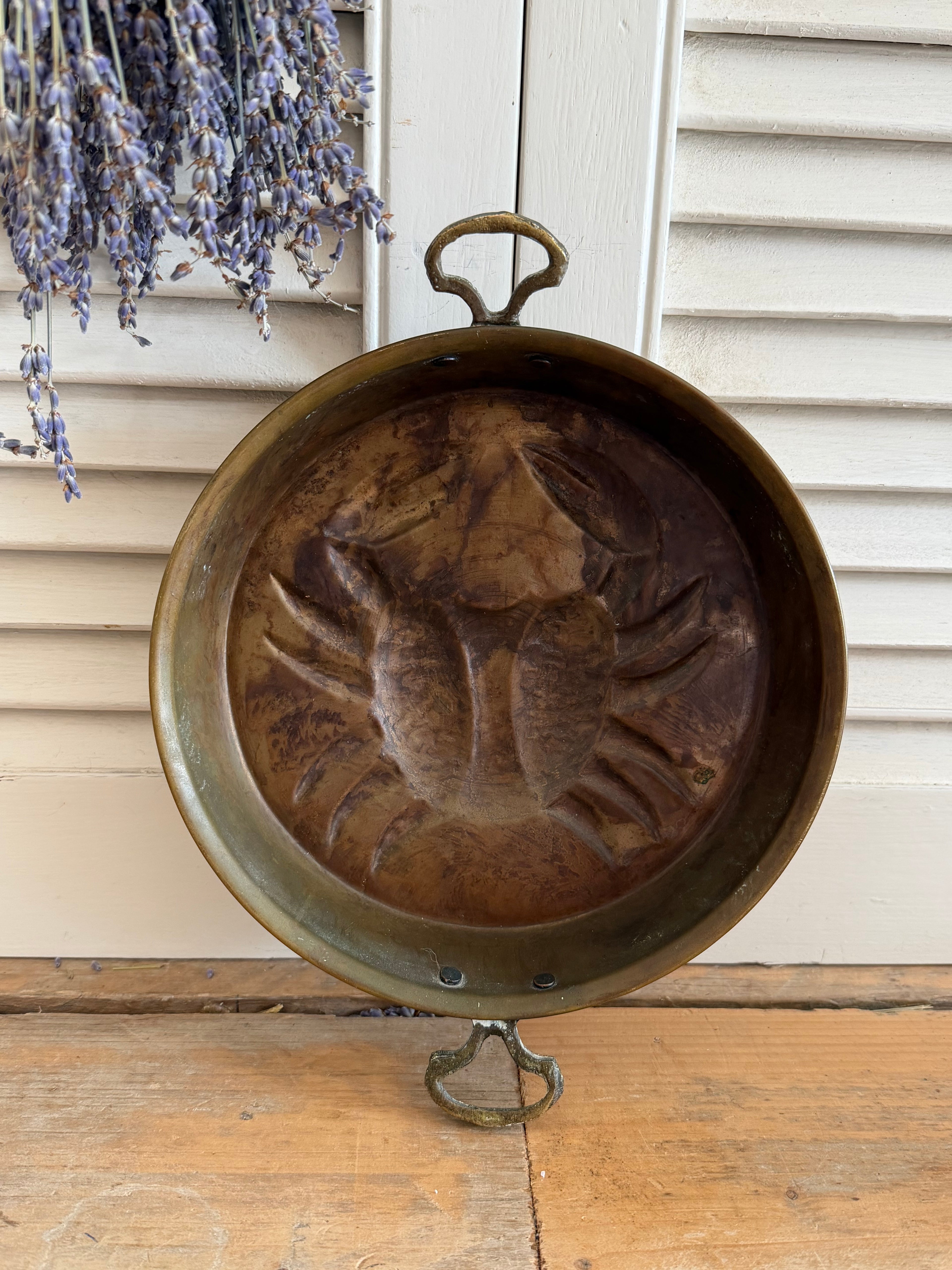 Vintage bakvorm met krab - messing, oude decoratieve bakvorm, Sofia&