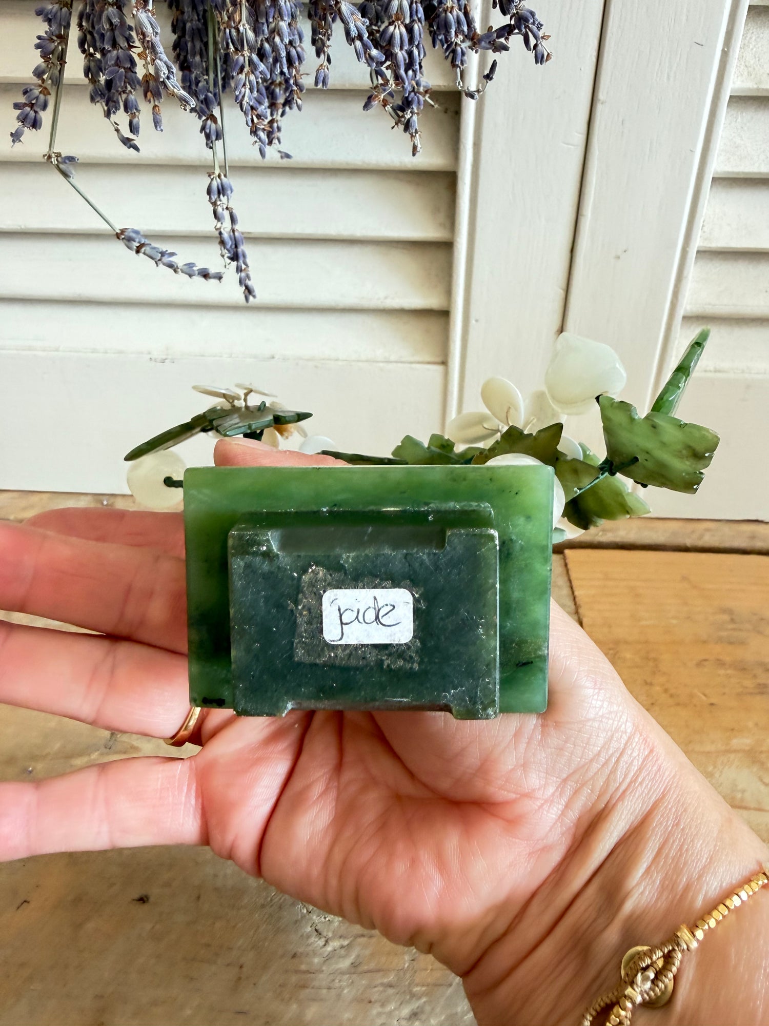 Vintage edelsteenboompje van jade en parelmoer bloemen